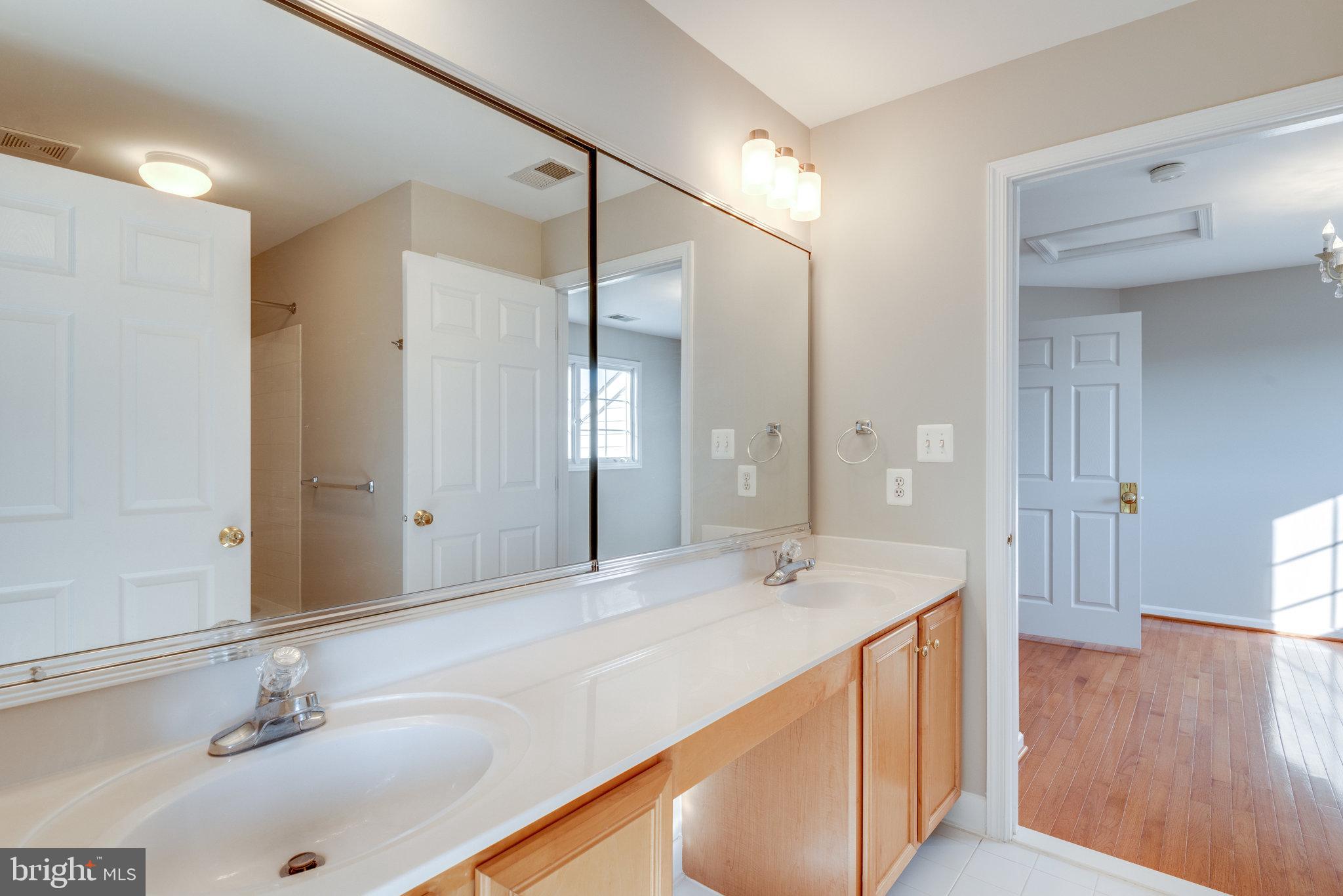 LOUDOUN VALLEY ESTATES - Residential