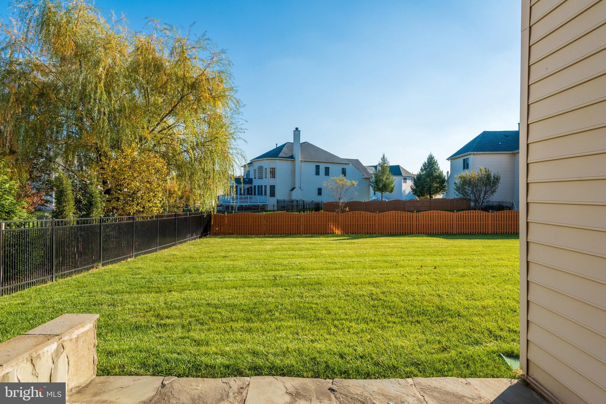 LOUDOUN VALLEY ESTATES - Residential