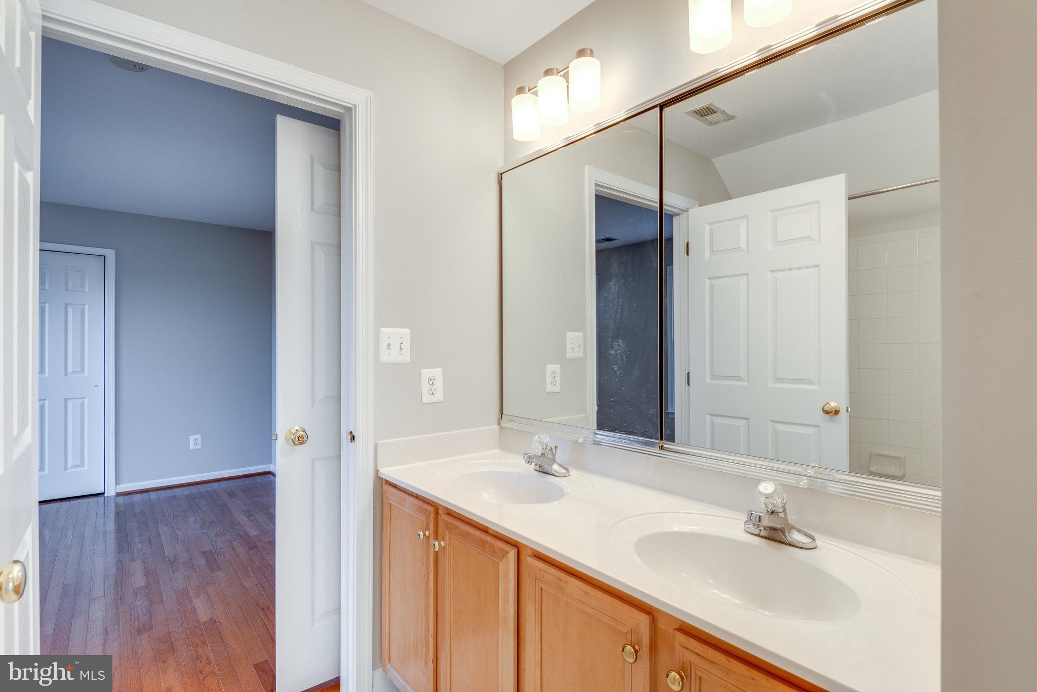LOUDOUN VALLEY ESTATES - Residential