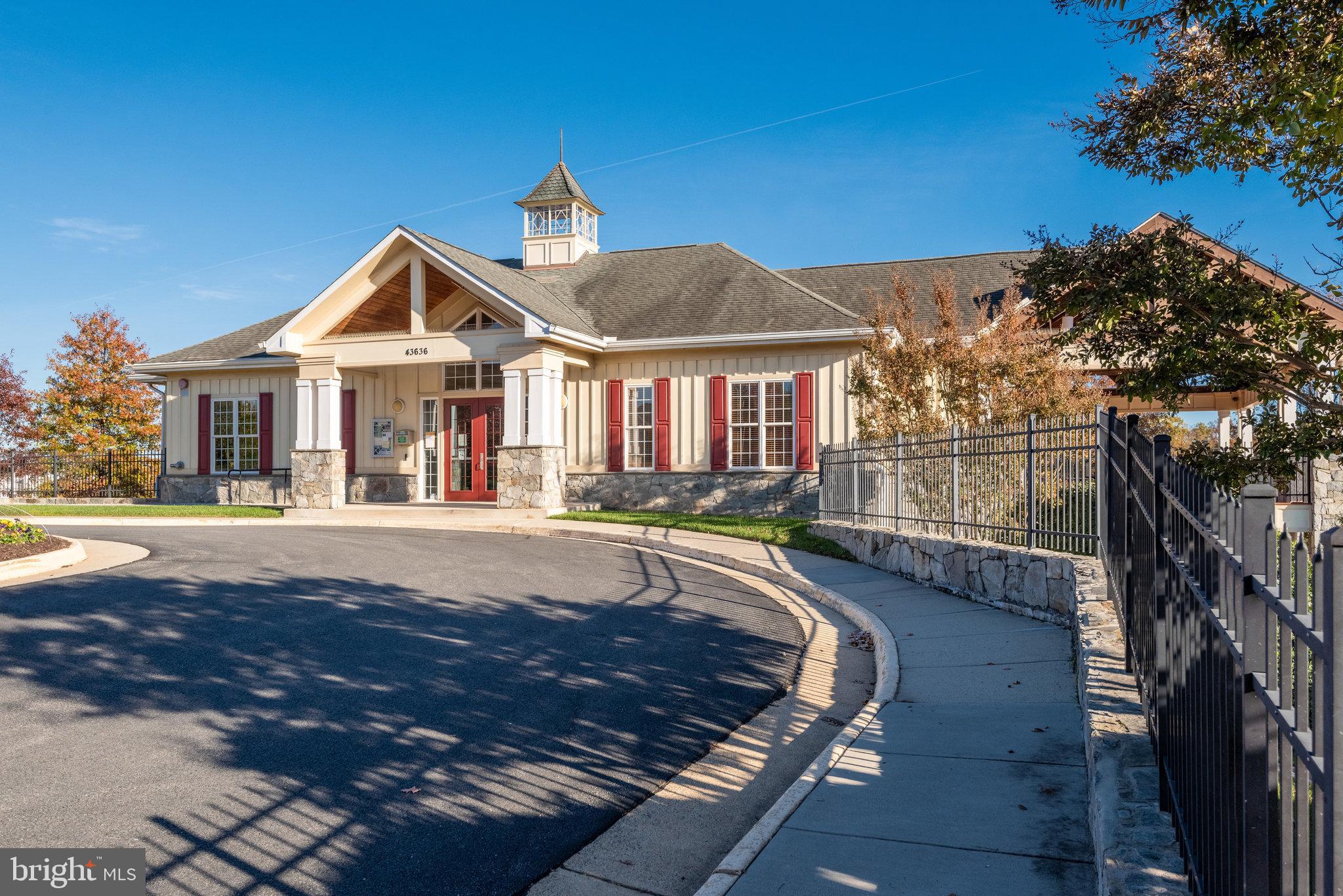 LOUDOUN VALLEY ESTATES - Residential