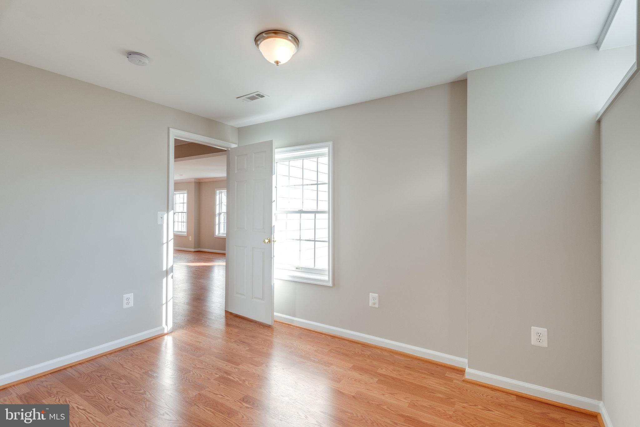 LOUDOUN VALLEY ESTATES - Residential