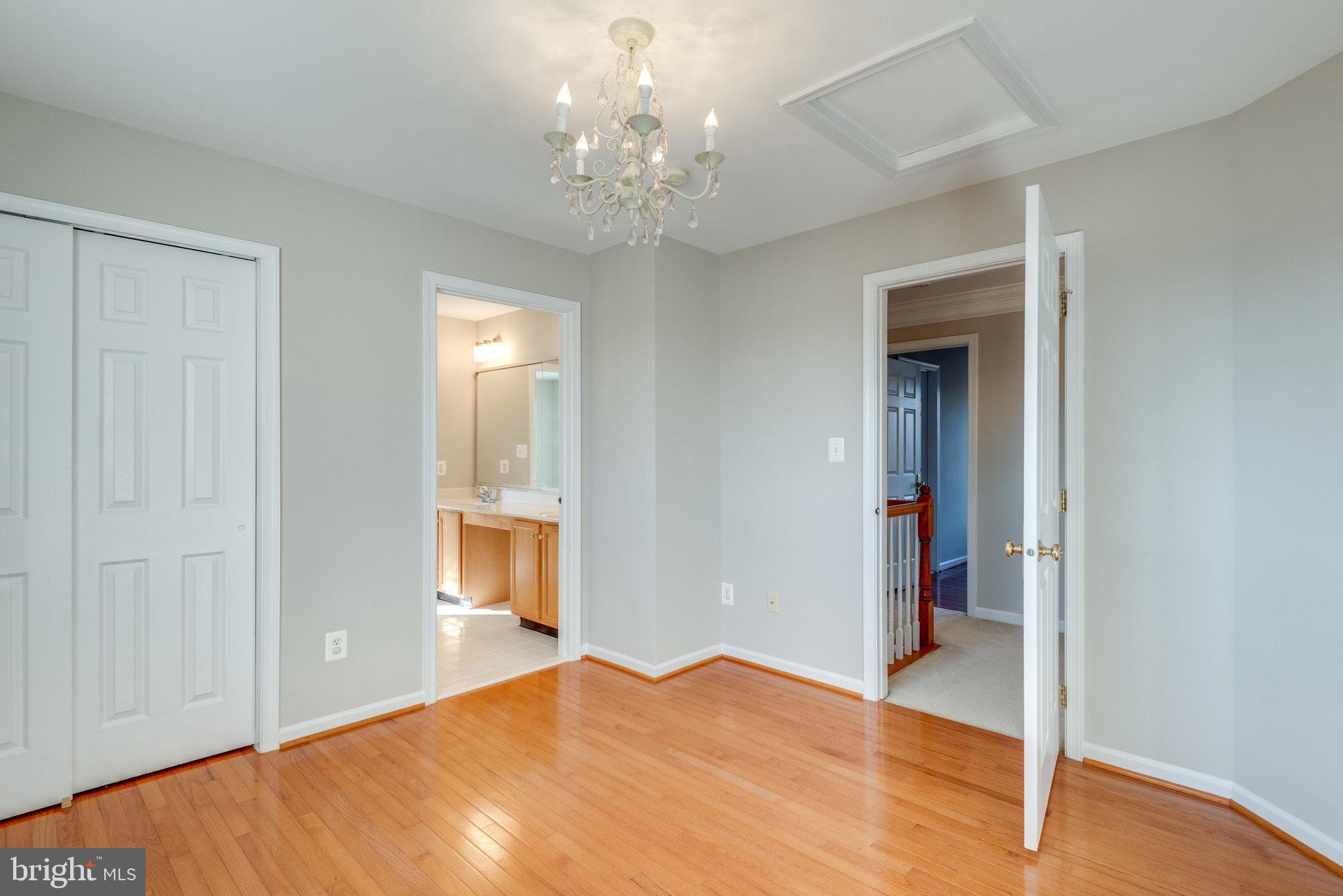 LOUDOUN VALLEY ESTATES - Residential