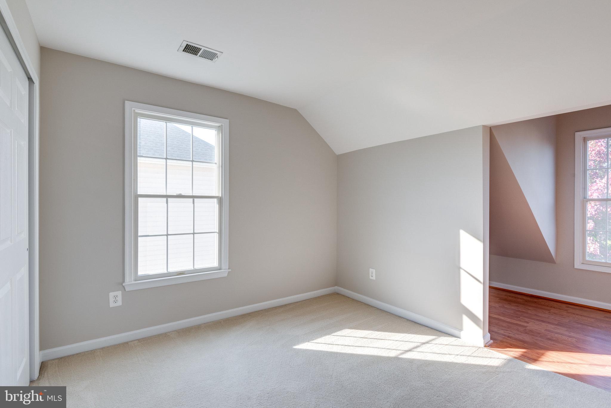 LOUDOUN VALLEY ESTATES - Residential