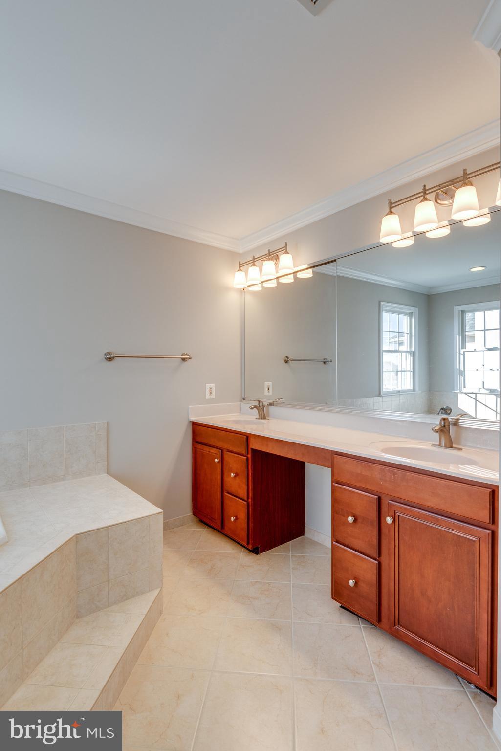 LOUDOUN VALLEY ESTATES - Residential