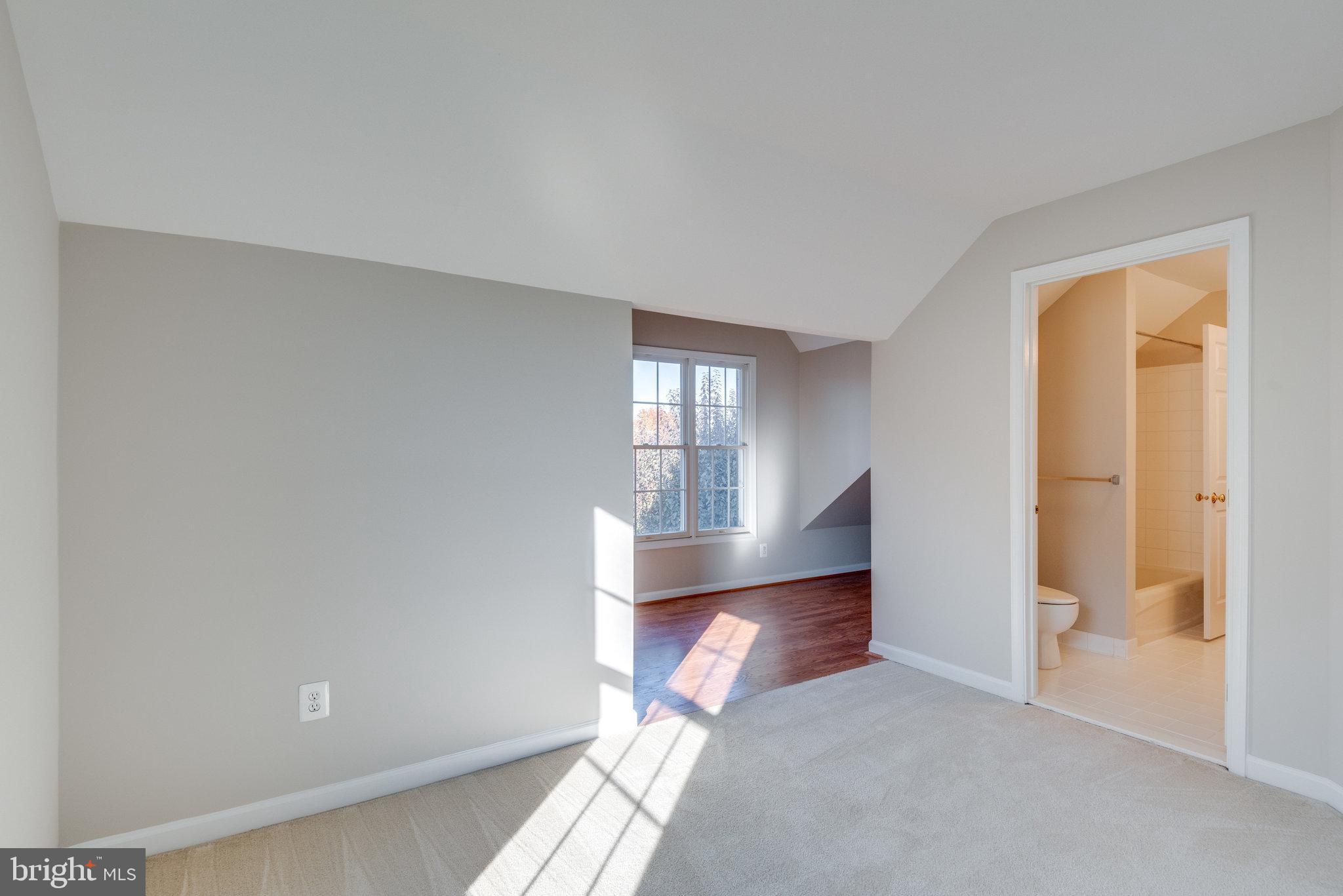 LOUDOUN VALLEY ESTATES - Residential