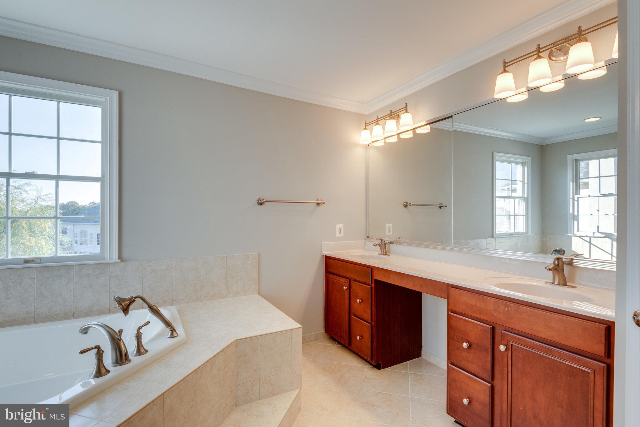 LOUDOUN VALLEY ESTATES - Residential