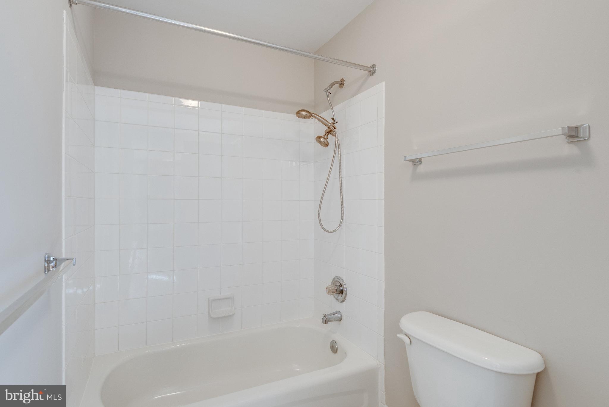 LOUDOUN VALLEY ESTATES - Residential