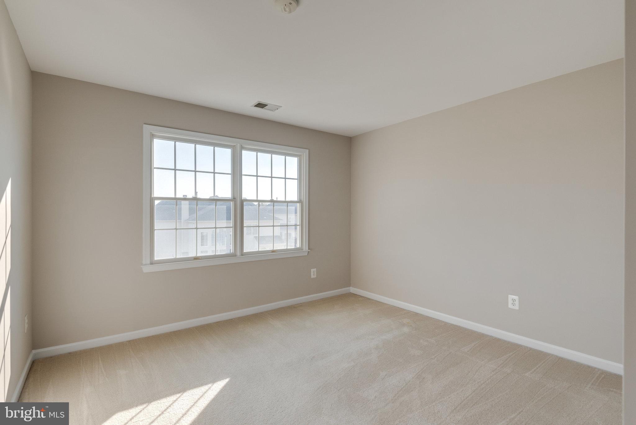 LOUDOUN VALLEY ESTATES - Residential