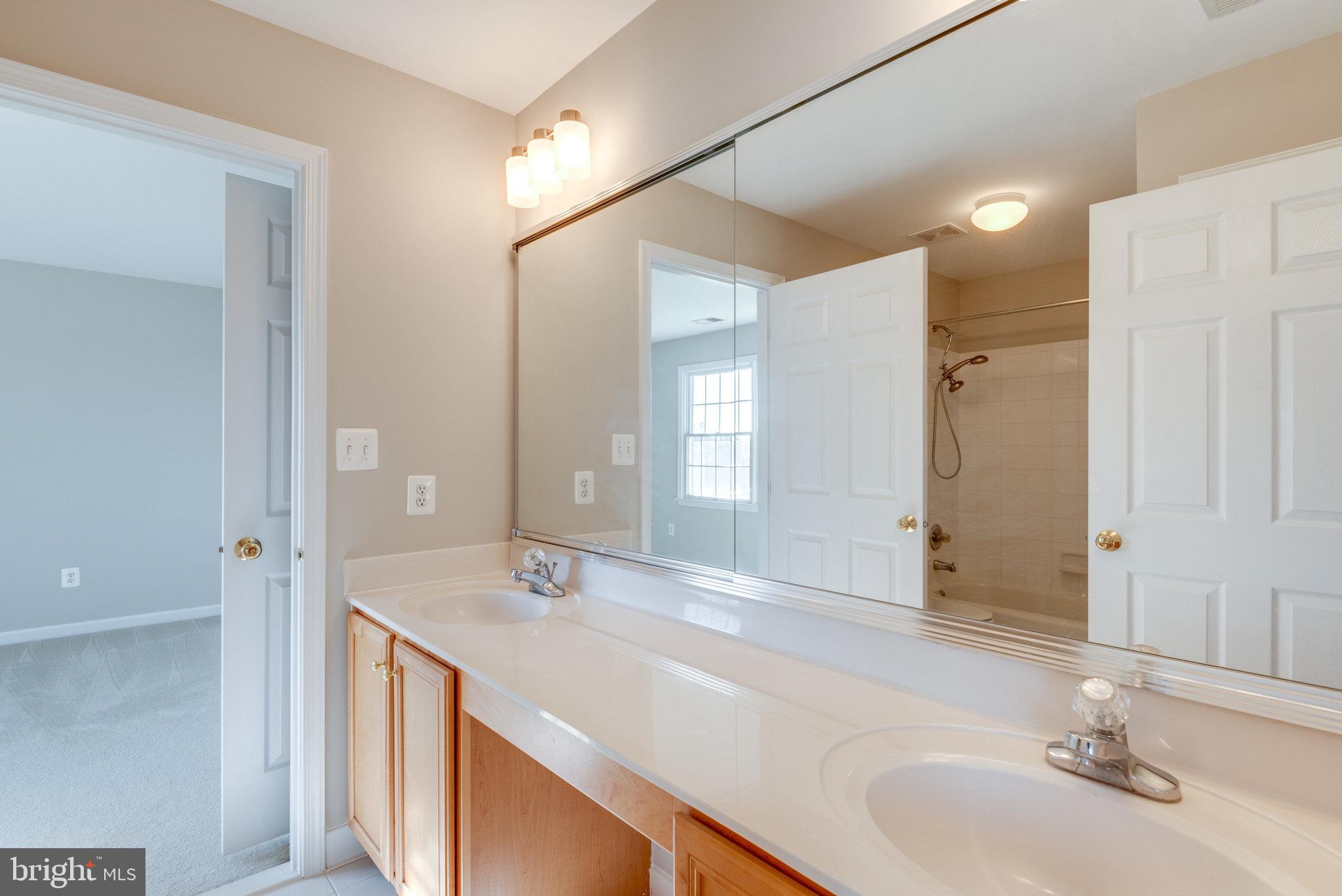 LOUDOUN VALLEY ESTATES - Residential