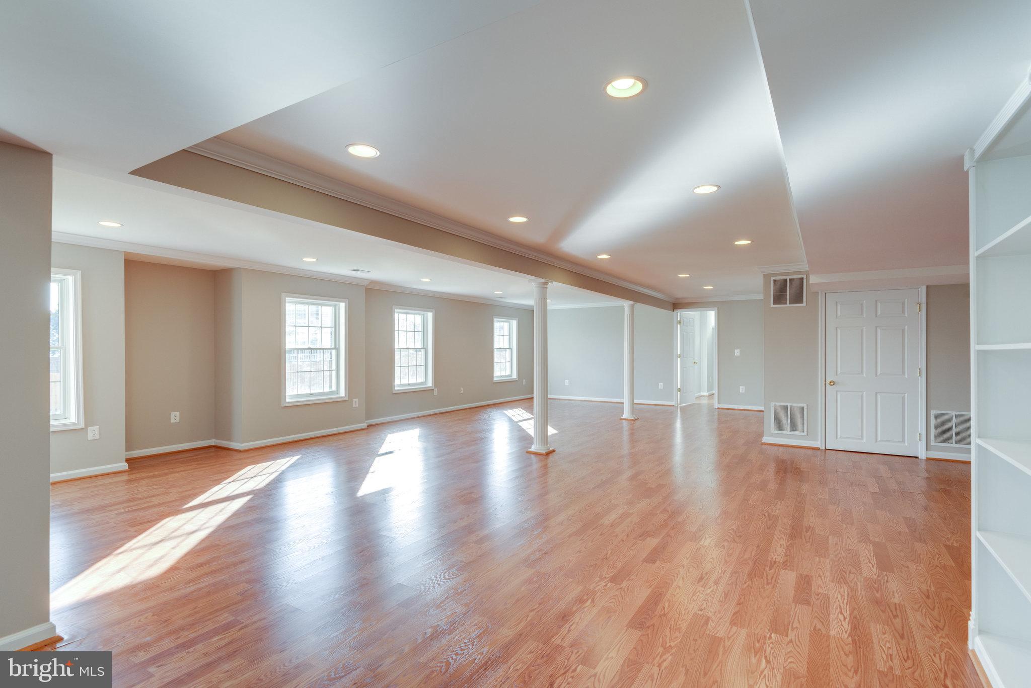 LOUDOUN VALLEY ESTATES - Residential