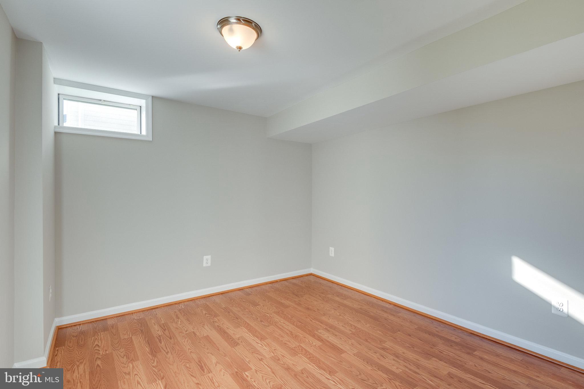 LOUDOUN VALLEY ESTATES - Residential
