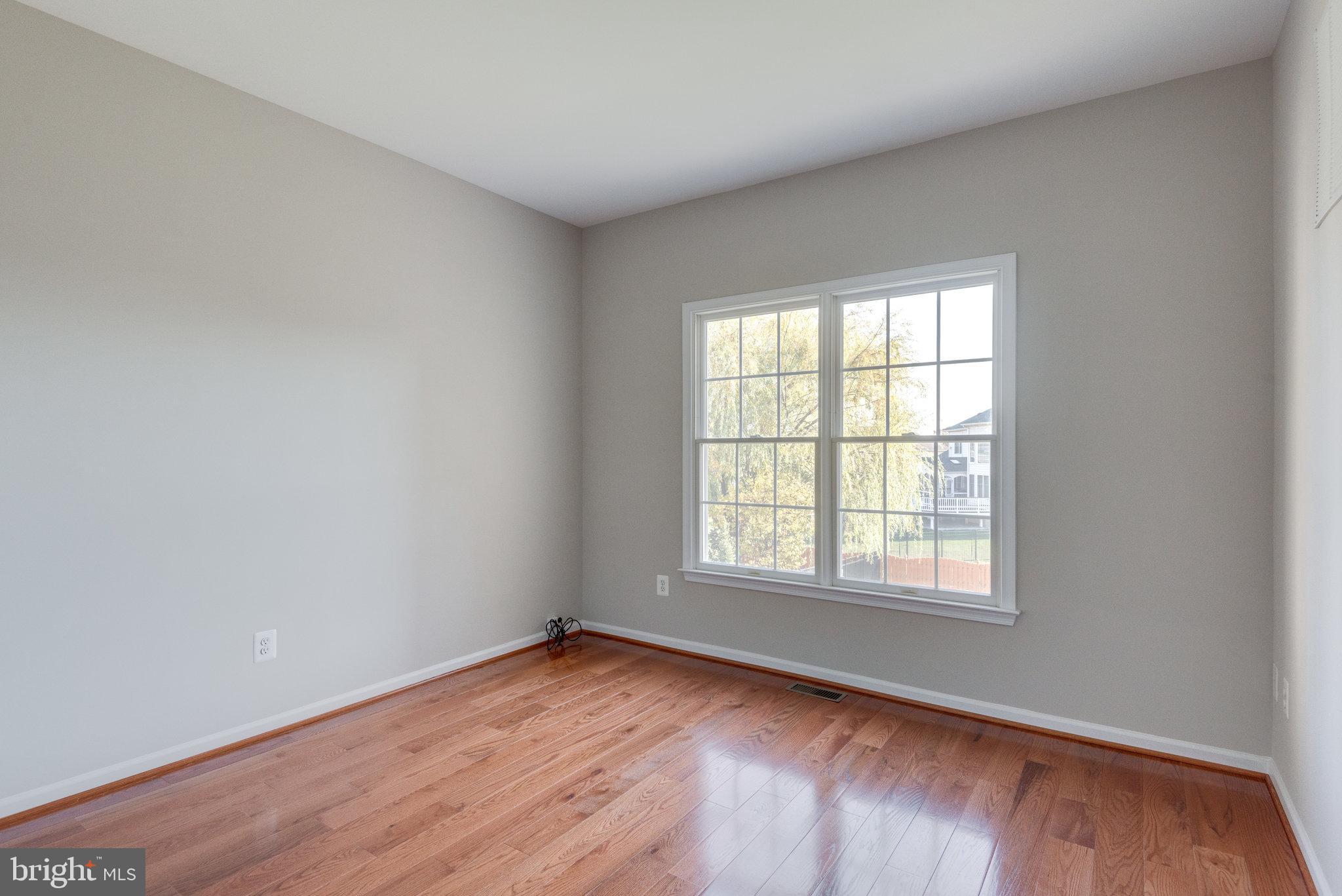 LOUDOUN VALLEY ESTATES - Residential