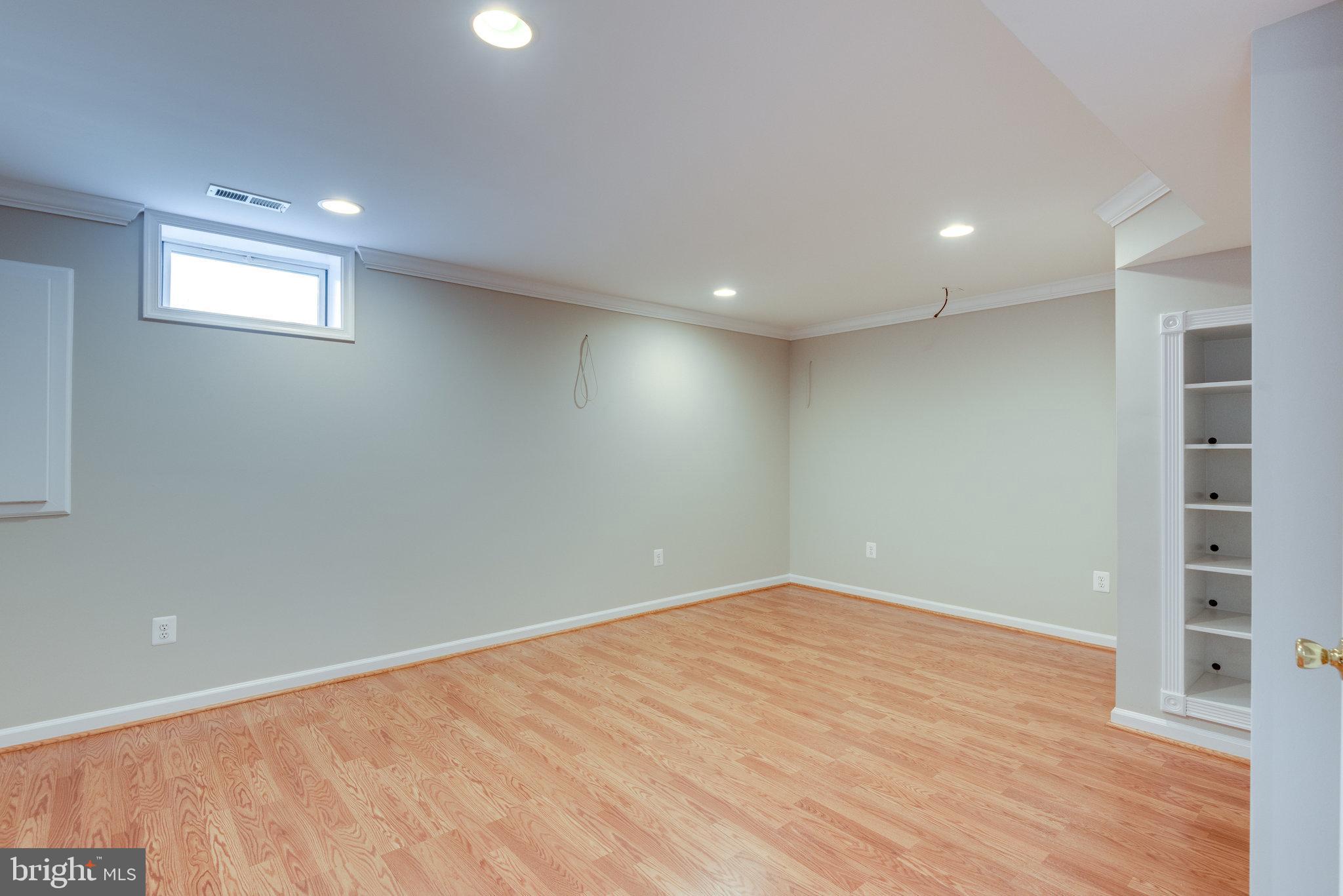 LOUDOUN VALLEY ESTATES - Residential