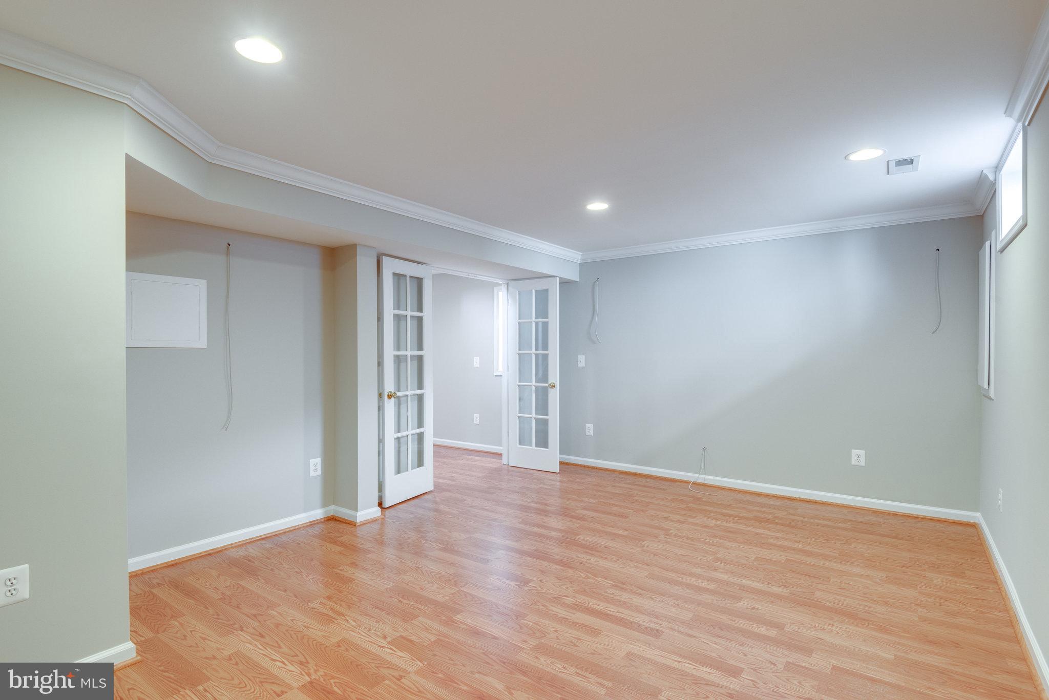 LOUDOUN VALLEY ESTATES - Residential