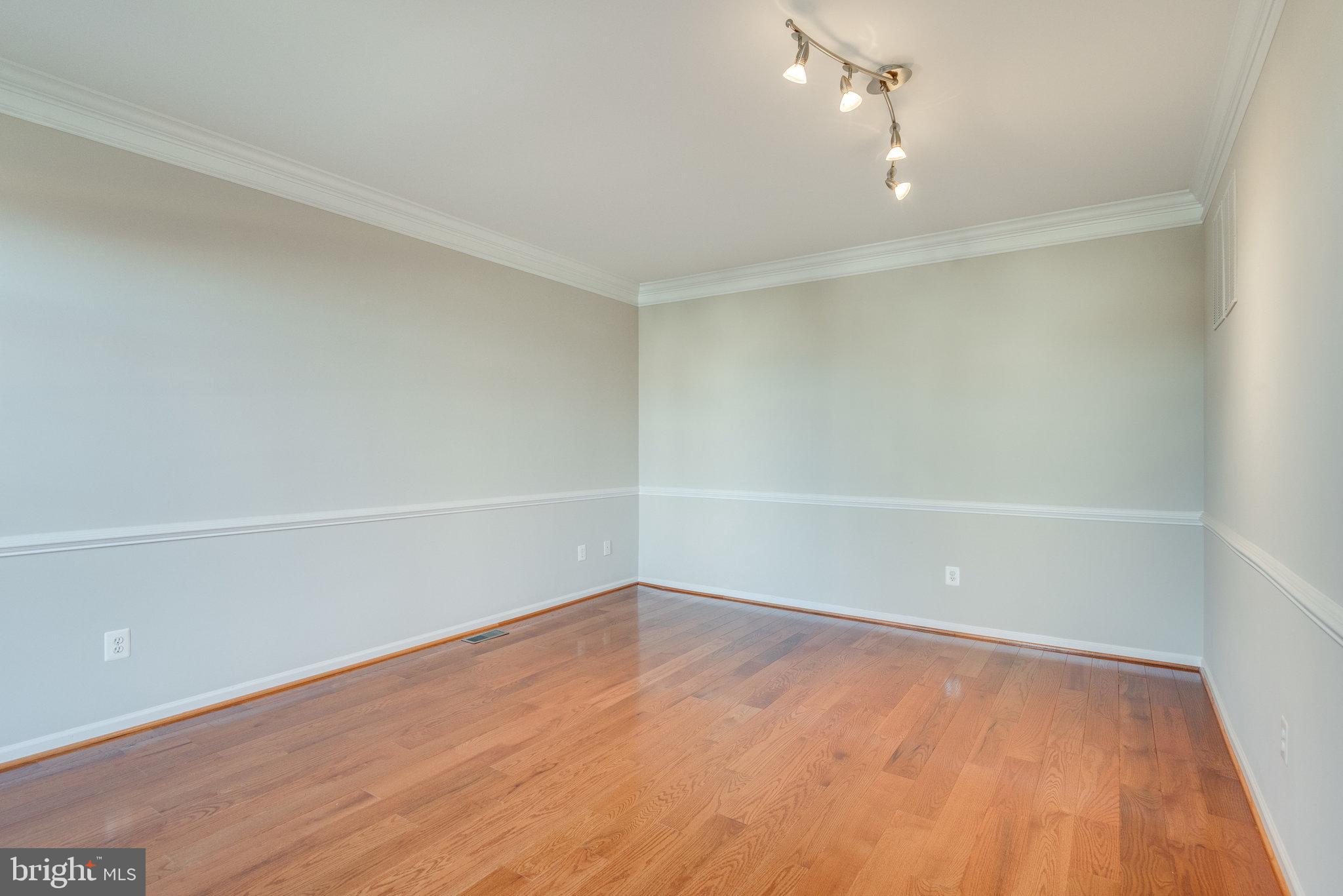 LOUDOUN VALLEY ESTATES - Residential