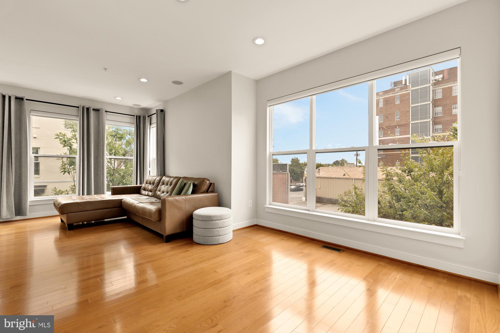 HYATTSVILLE - Residential Lease