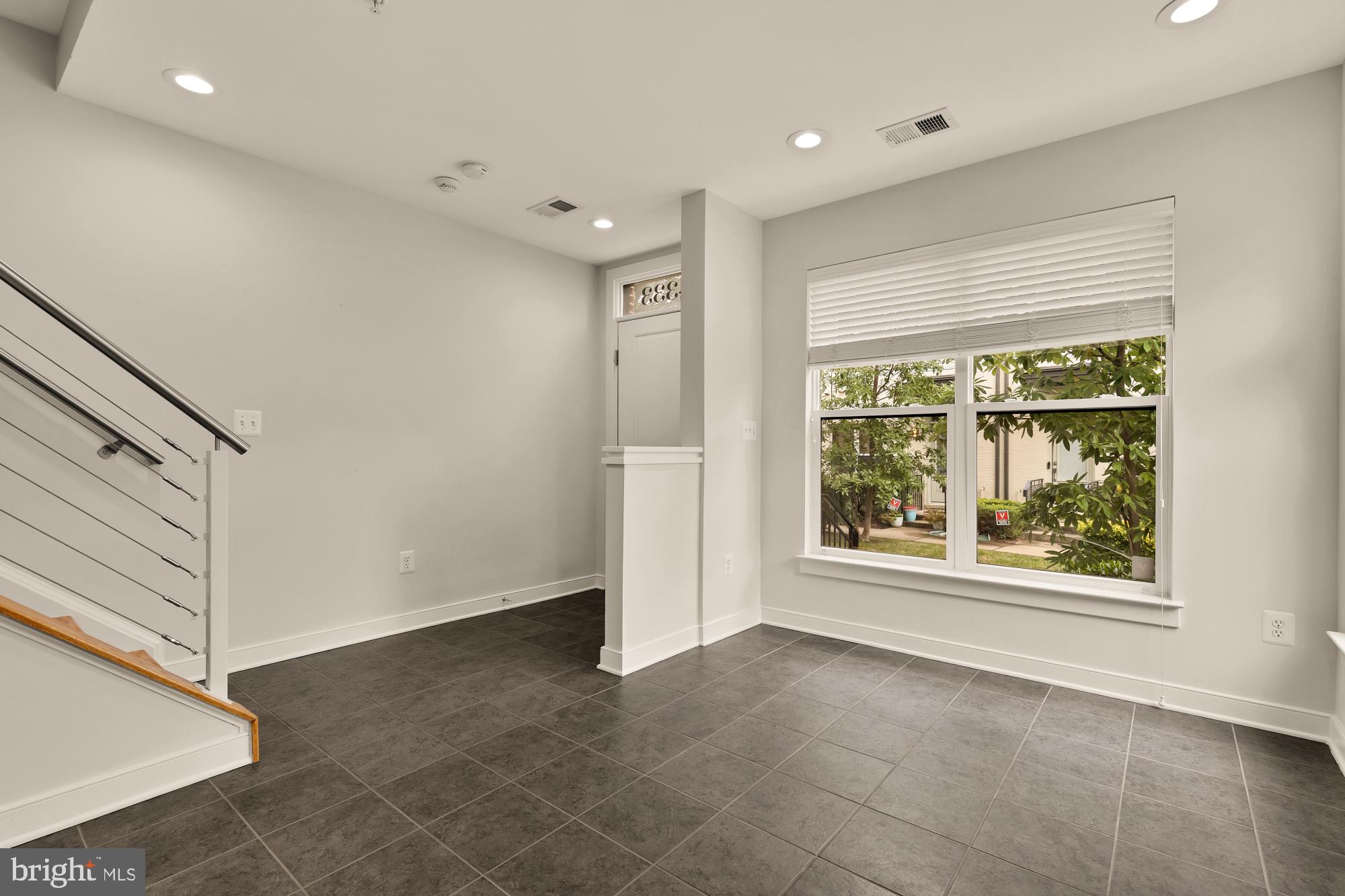 HYATTSVILLE - Residential Lease