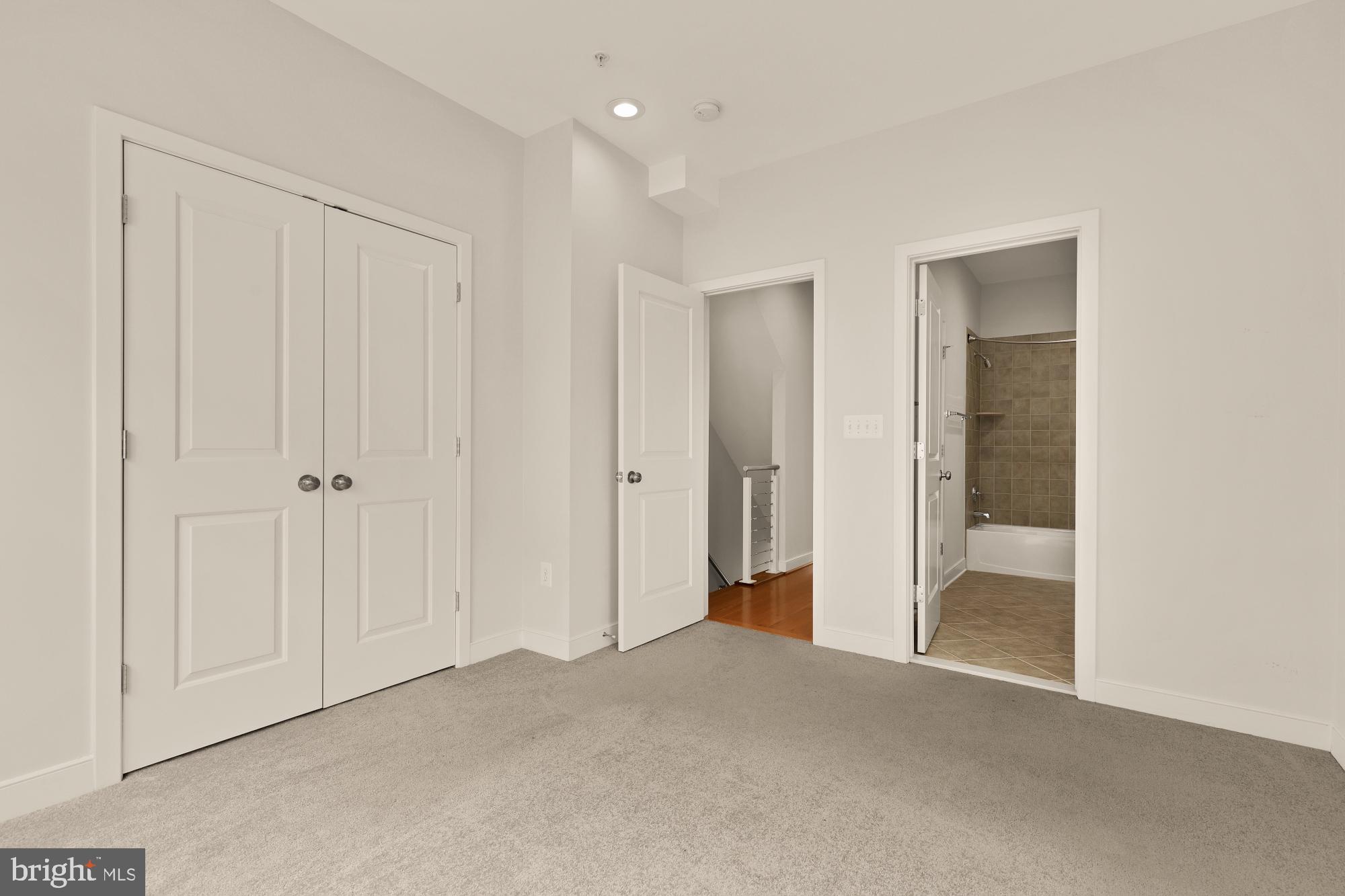 HYATTSVILLE - Residential Lease