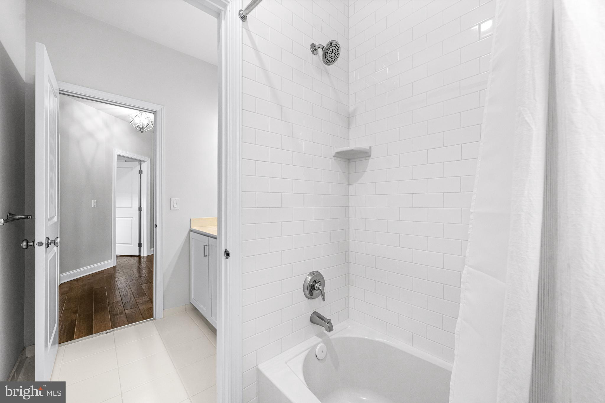 FENTONS CORNER - Residential