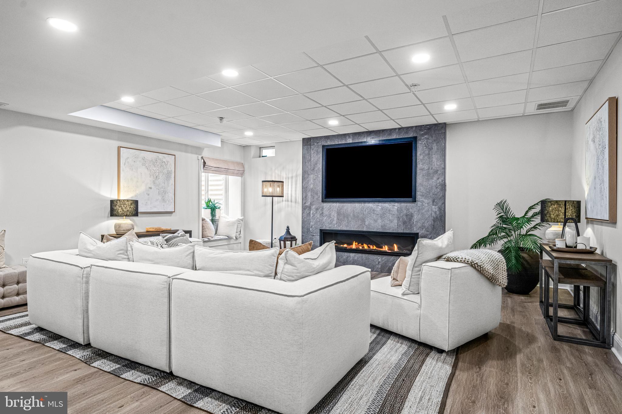 FENTONS CORNER - Residential