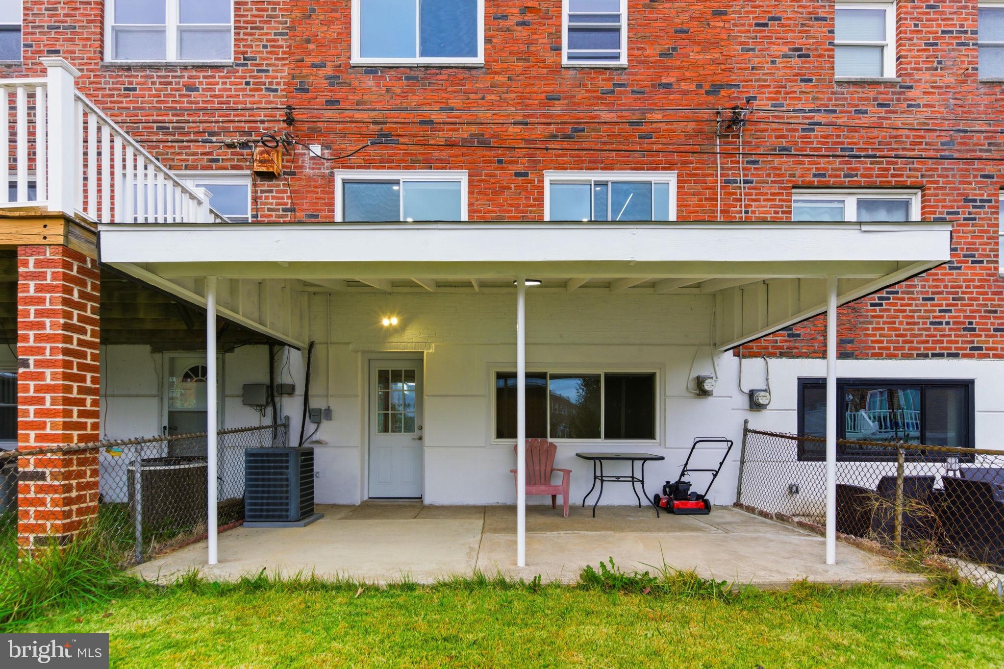 PARKWOOD - Residential Lease