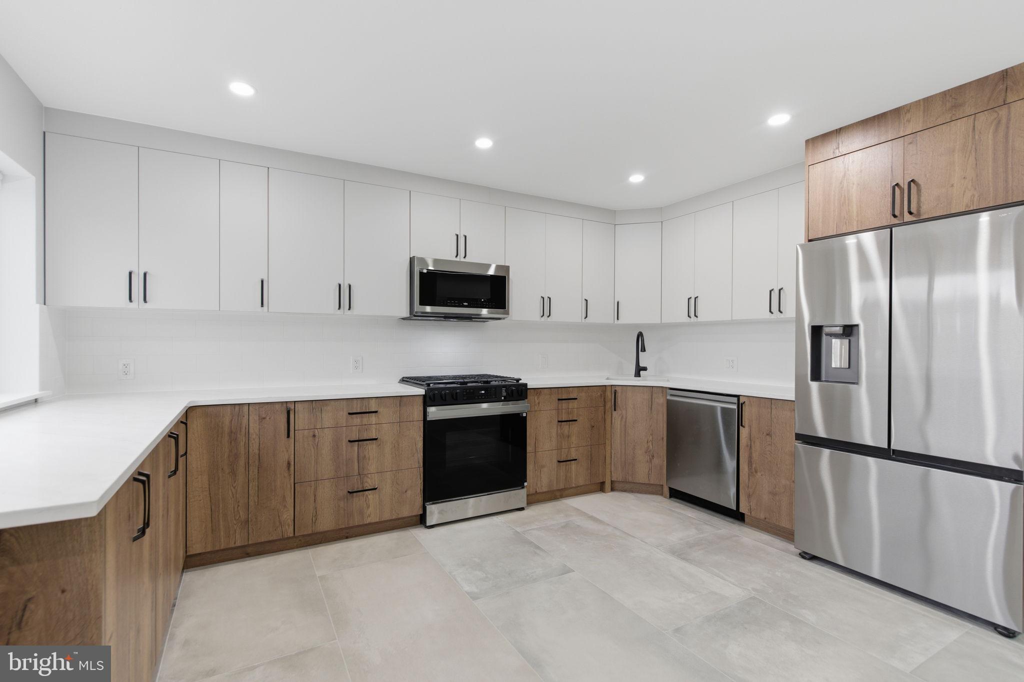 PARKWOOD - Residential Lease