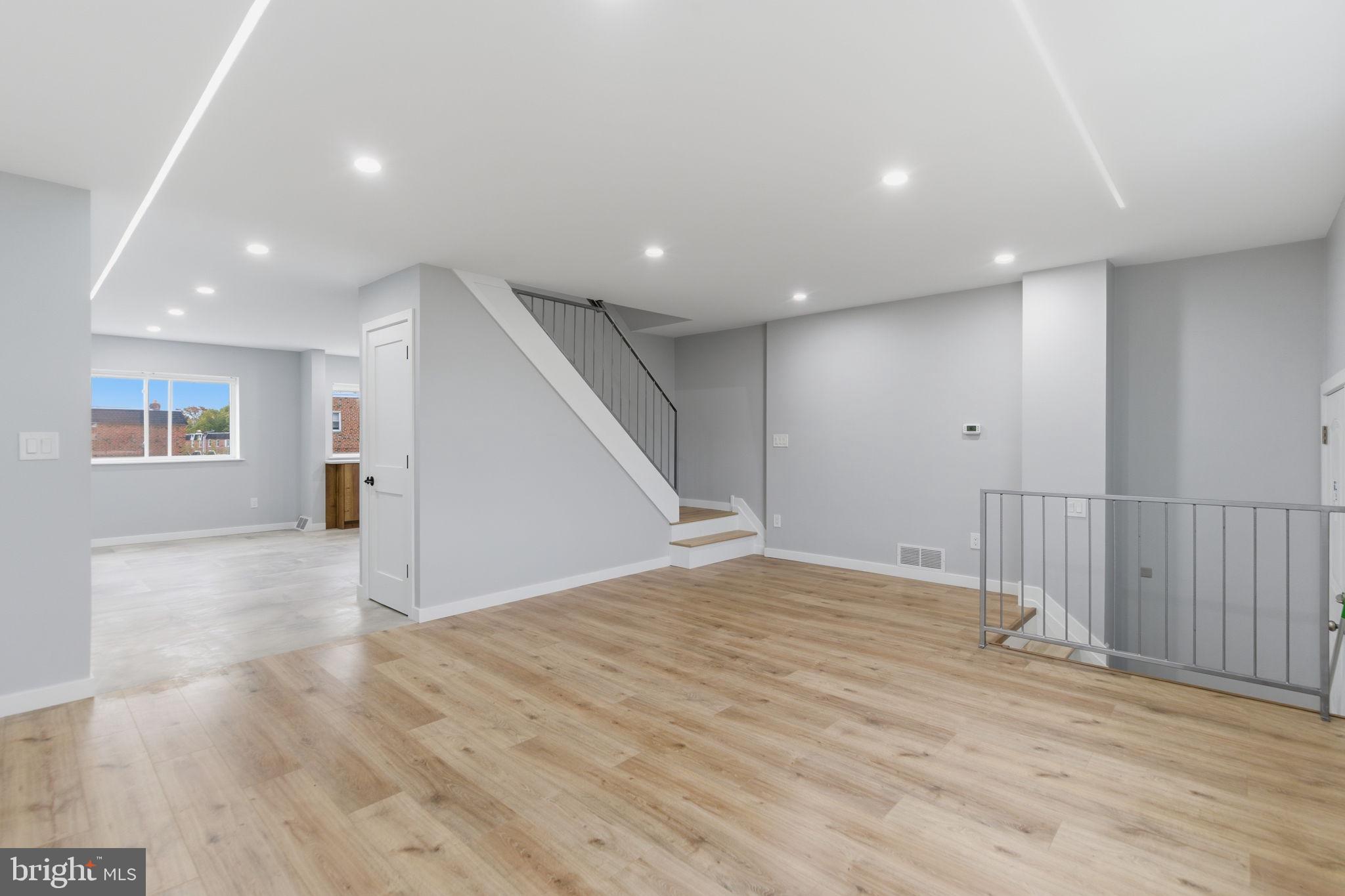 PARKWOOD - Residential Lease