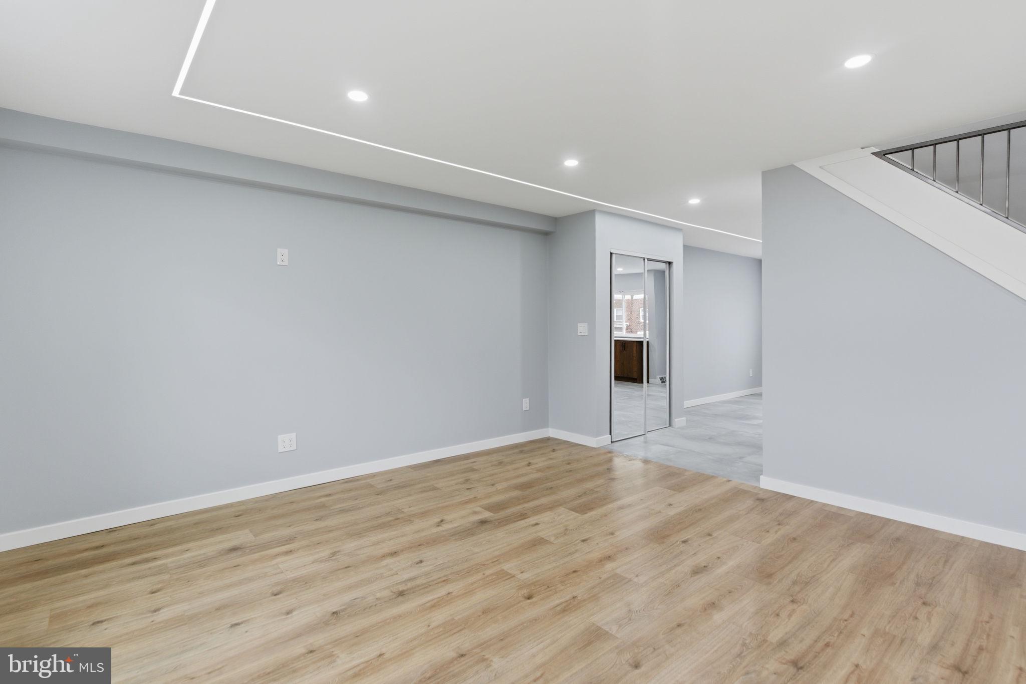 PARKWOOD - Residential Lease