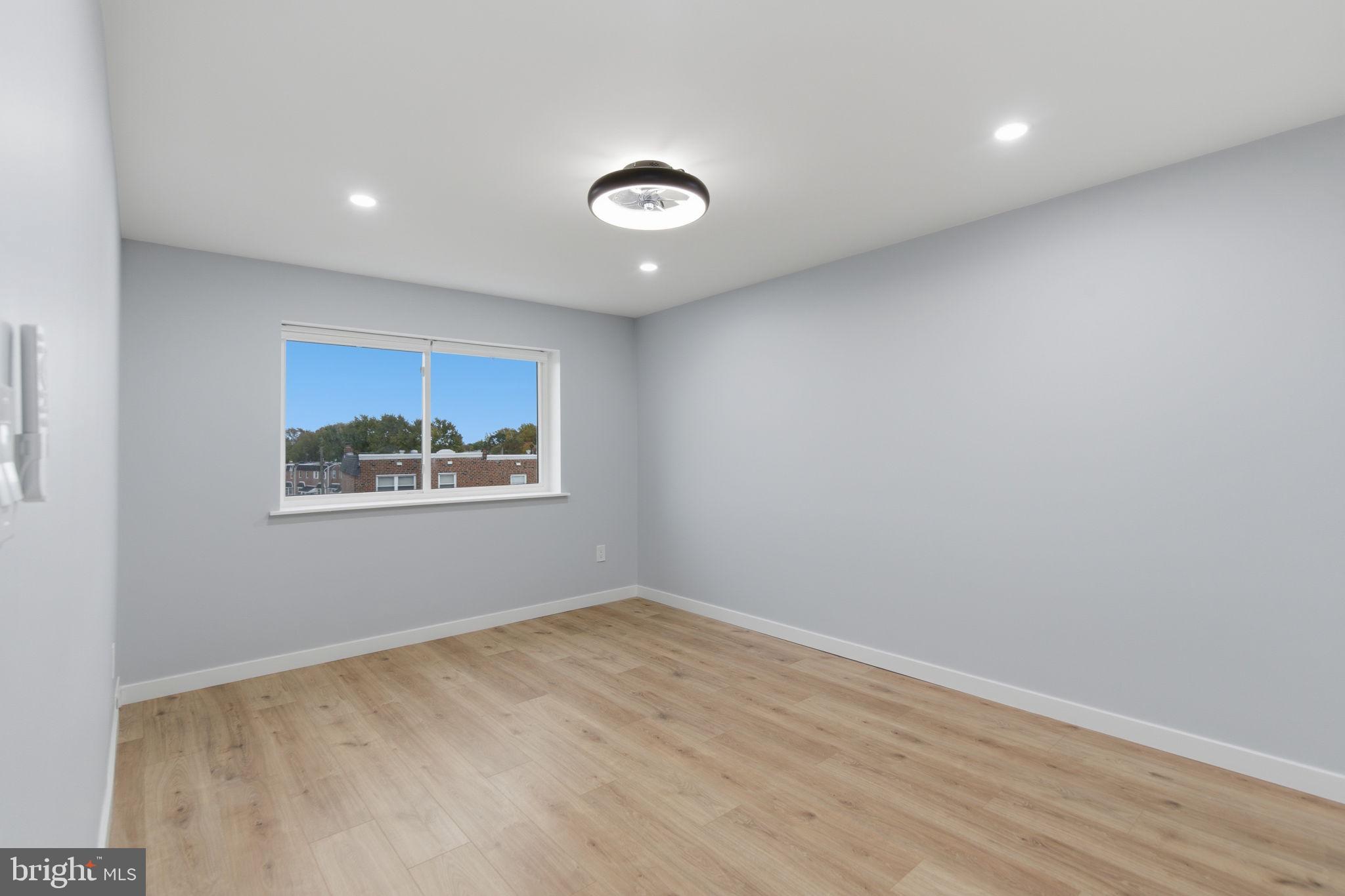 PARKWOOD - Residential Lease