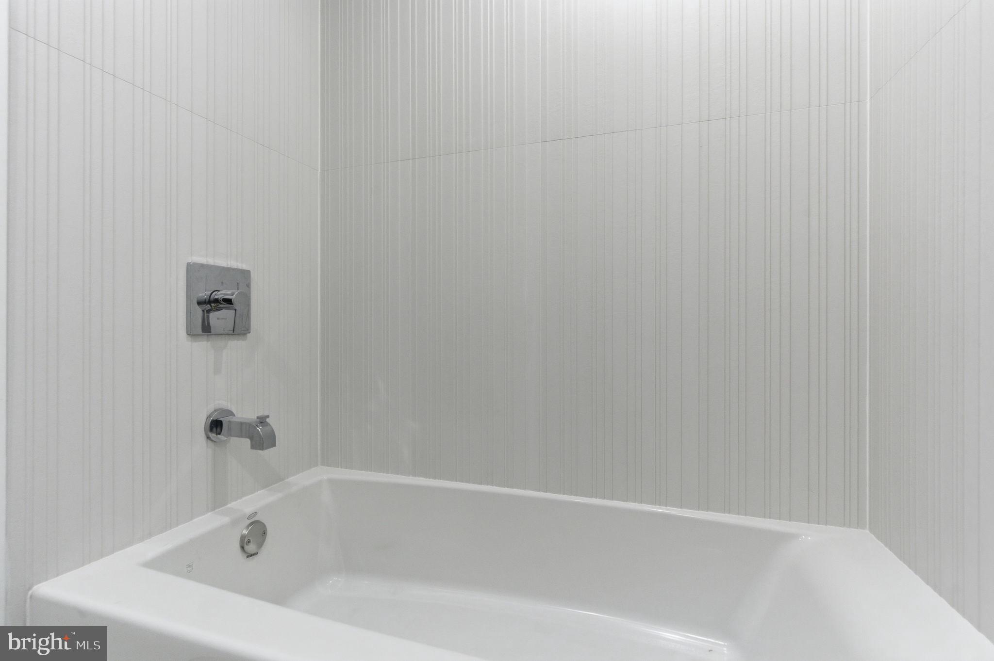 PARKWOOD - Residential Lease