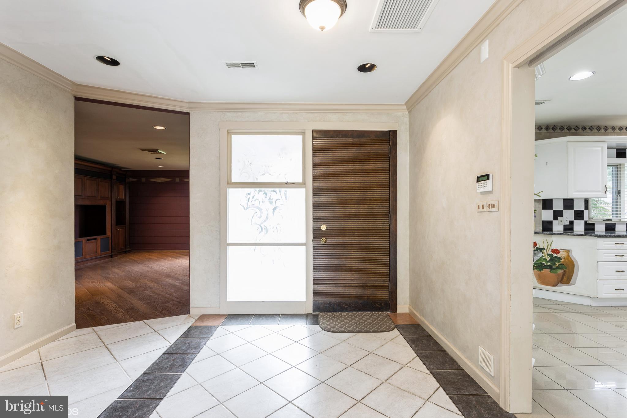 LONG MEADOW ESTATES - Residential