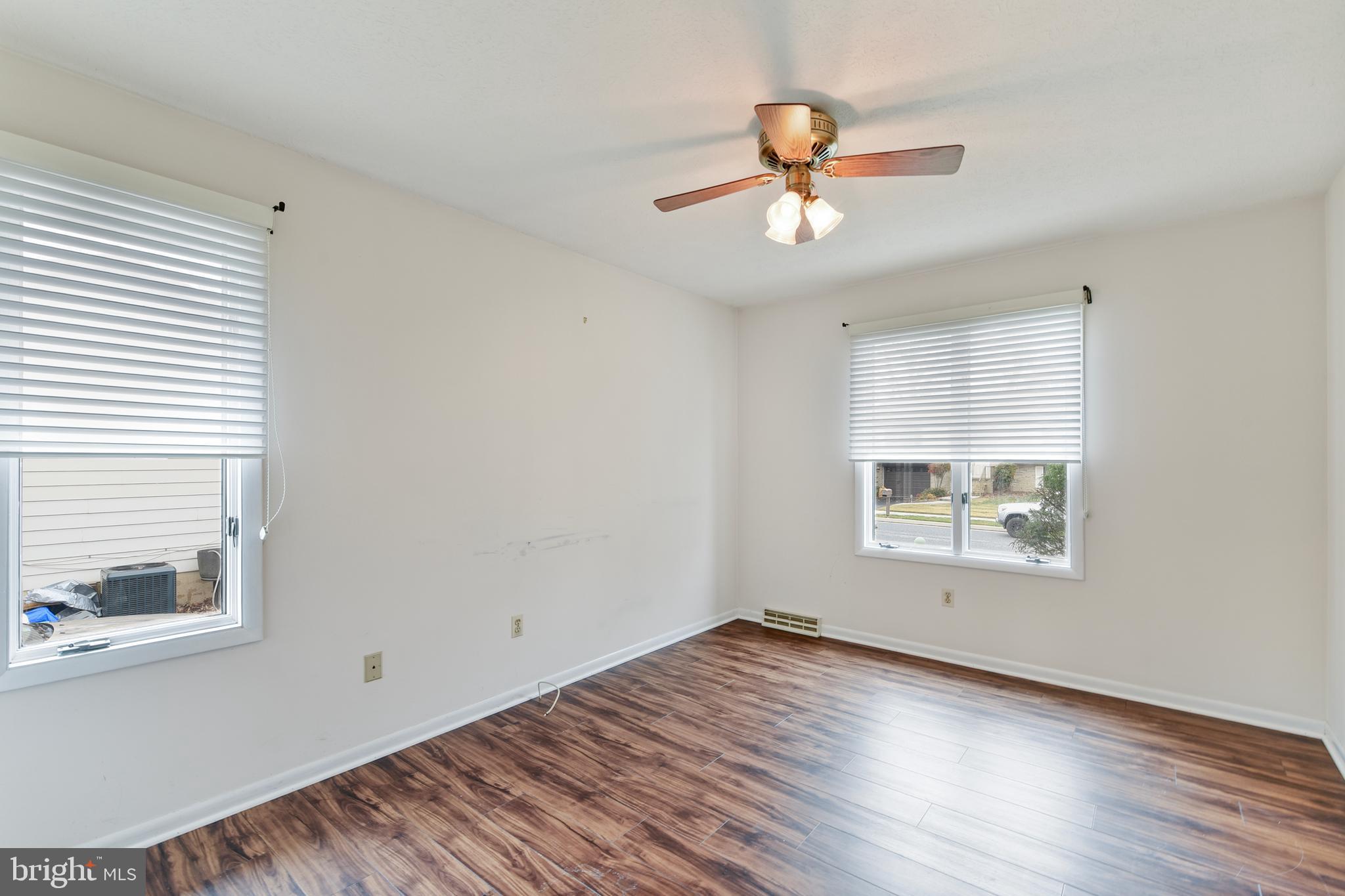 PERRING WOODS - Residential