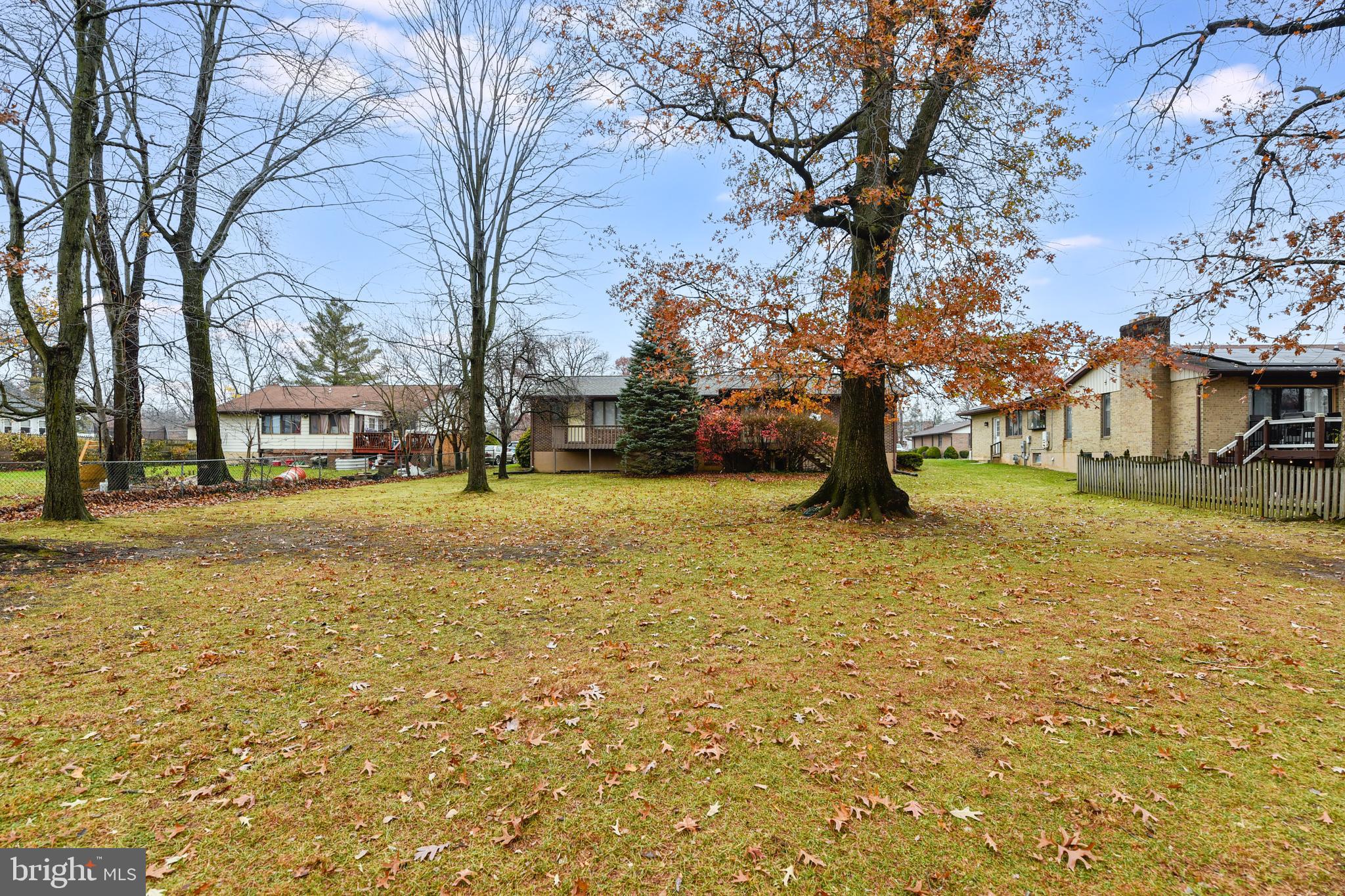 PERRING WOODS - Residential