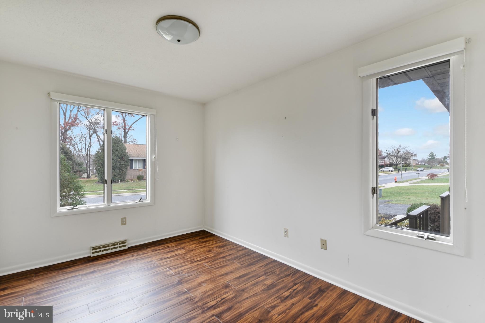 PERRING WOODS - Residential