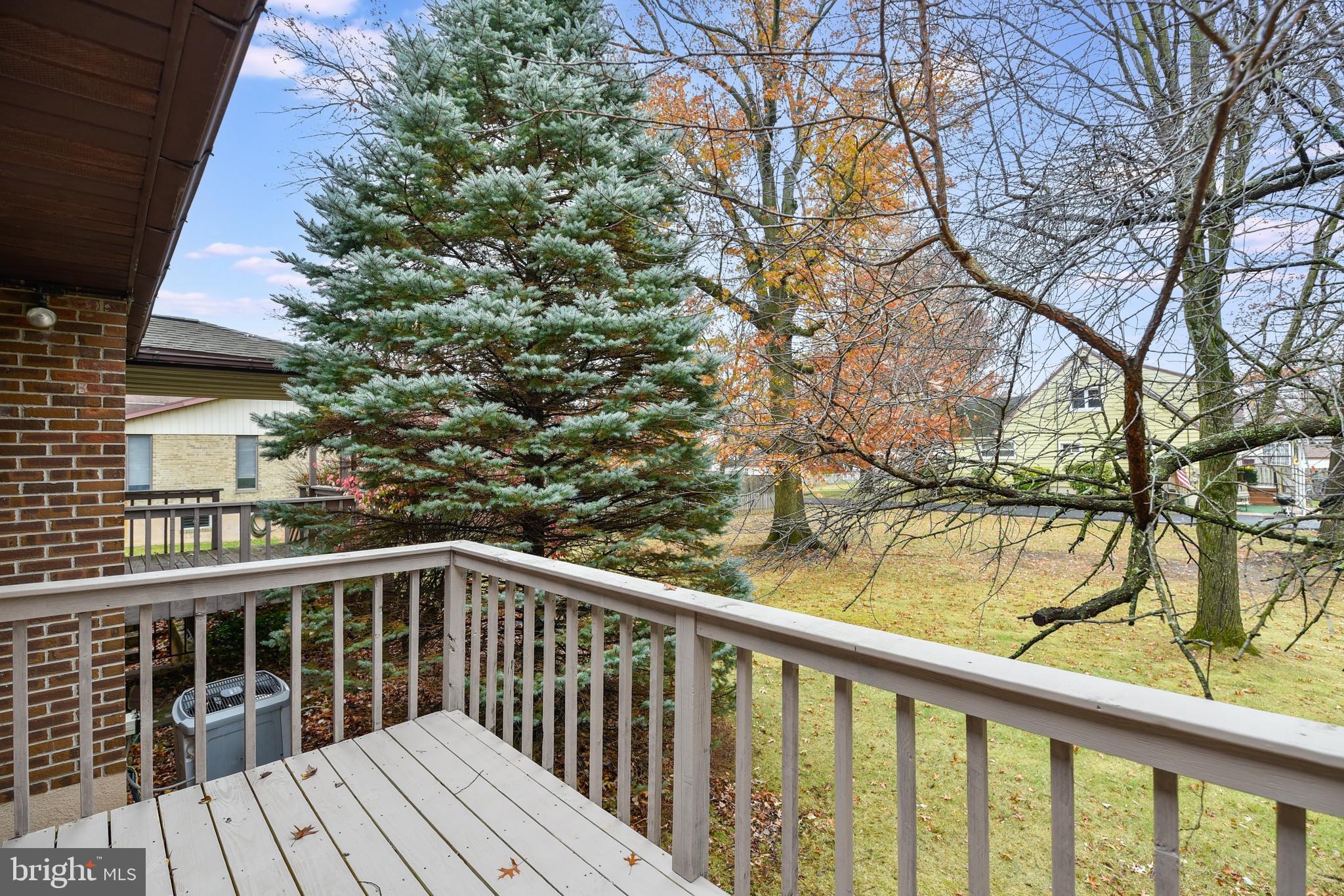 PERRING WOODS - Residential