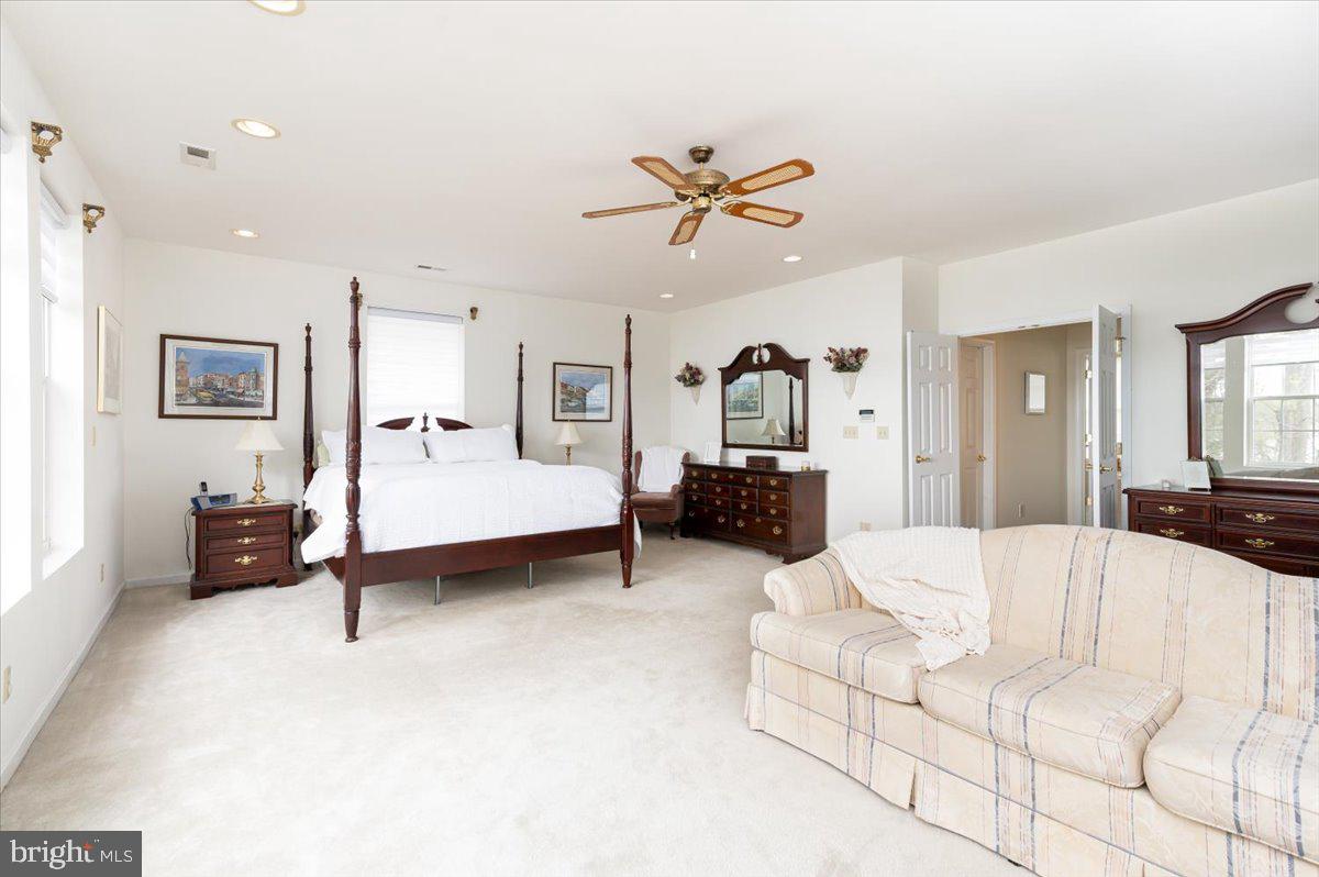 HOLLAND CLIFF SHORES - Residential