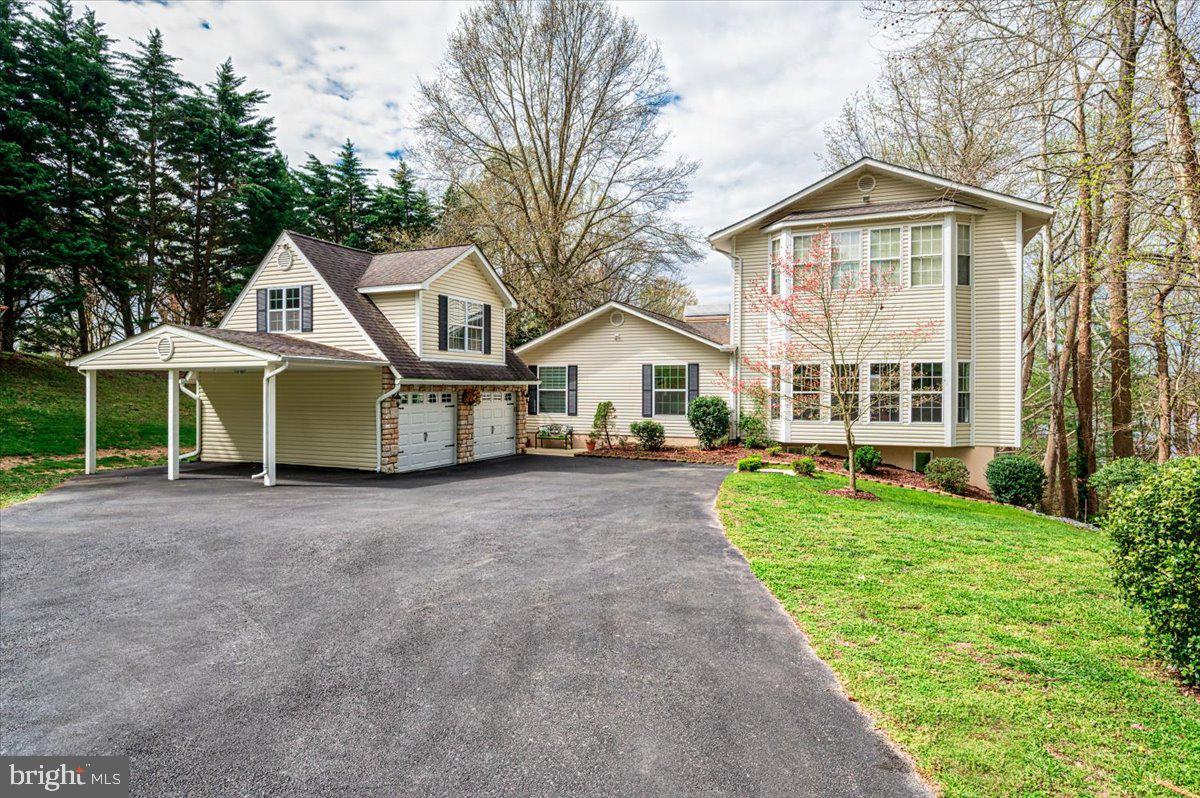 HOLLAND CLIFF SHORES - Residential