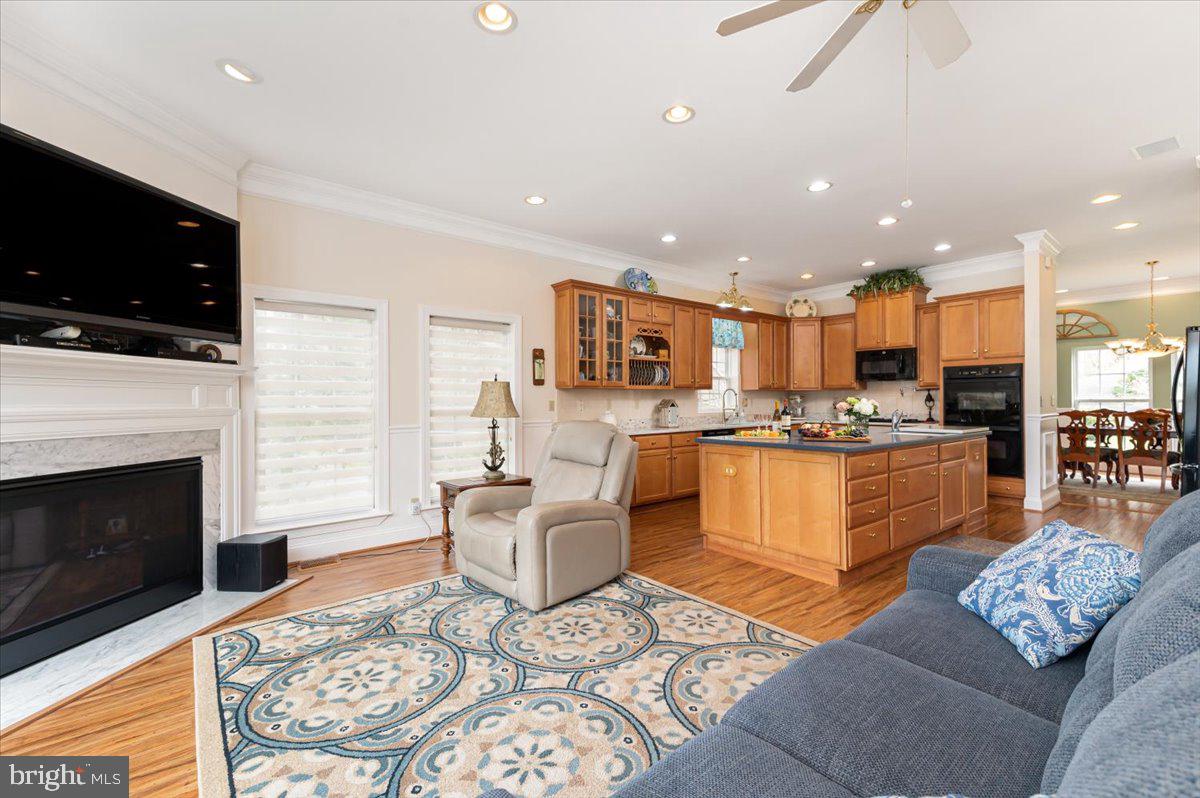 HOLLAND CLIFF SHORES - Residential