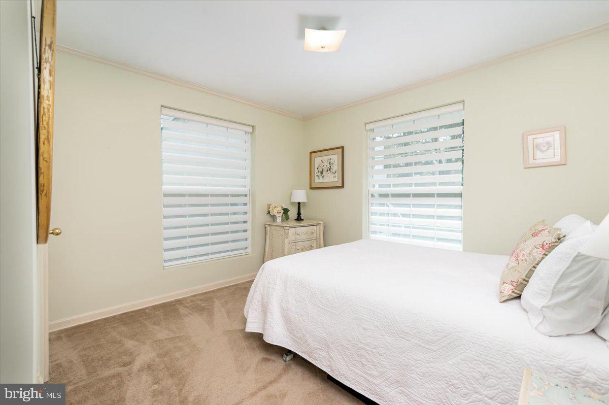 HOLLAND CLIFF SHORES - Residential