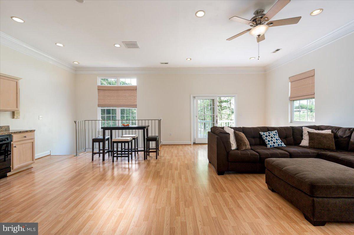 HOLLAND CLIFF SHORES - Residential