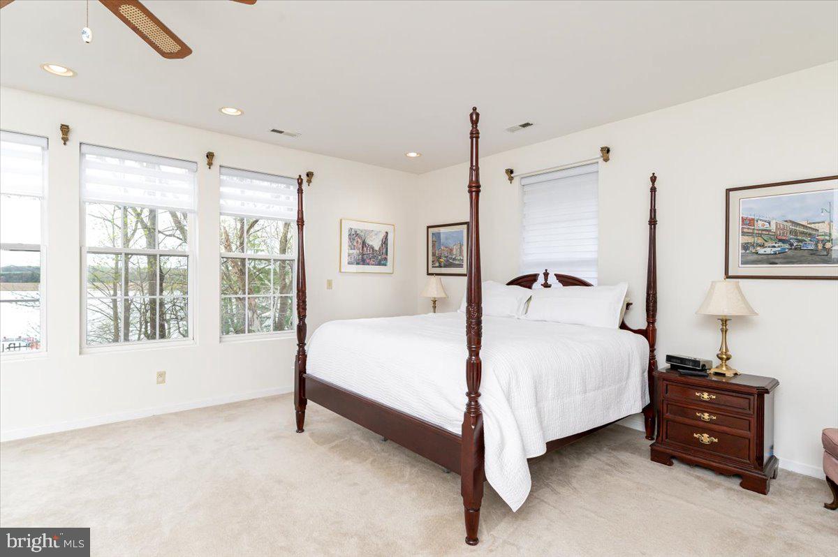 HOLLAND CLIFF SHORES - Residential