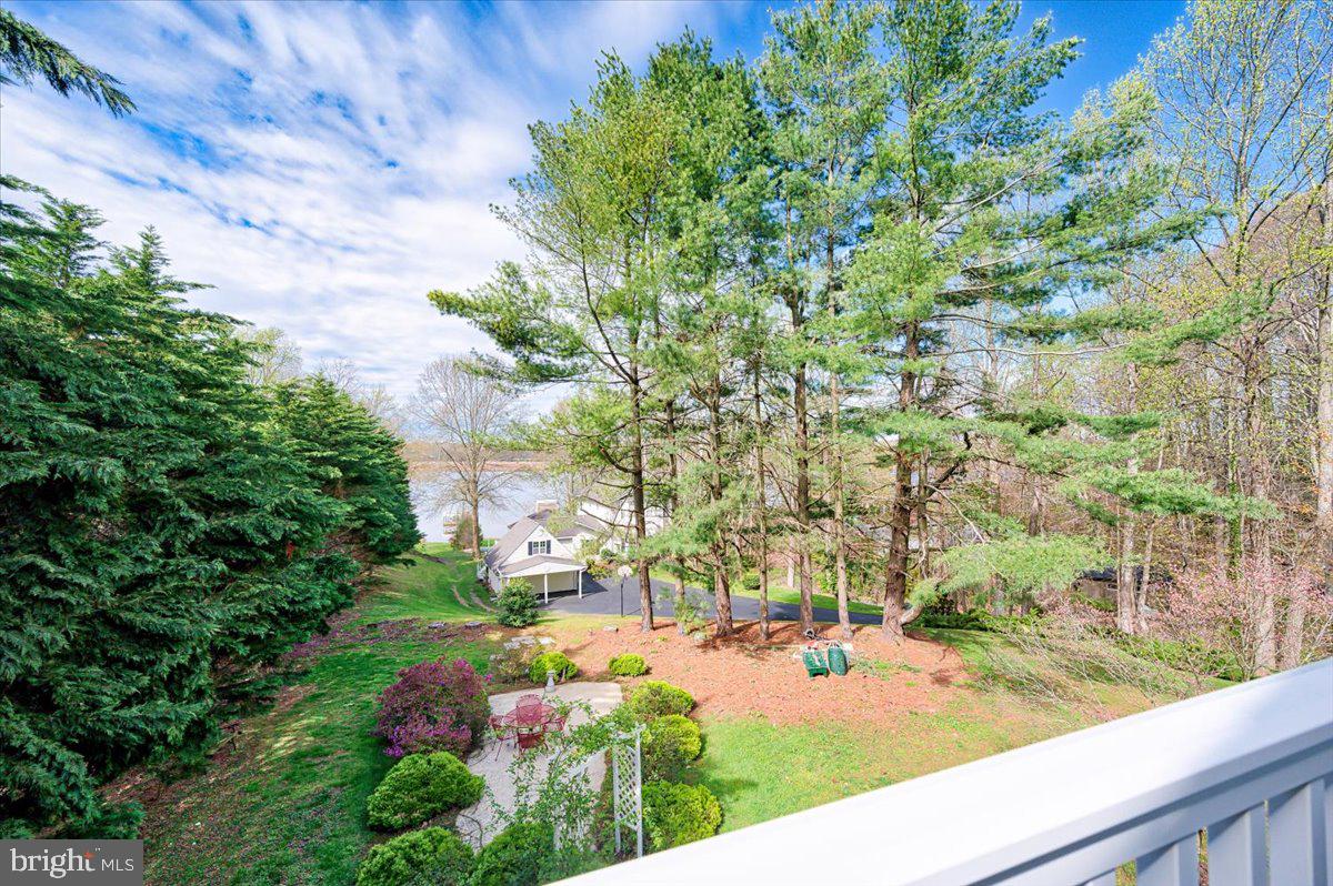 HOLLAND CLIFF SHORES - Residential