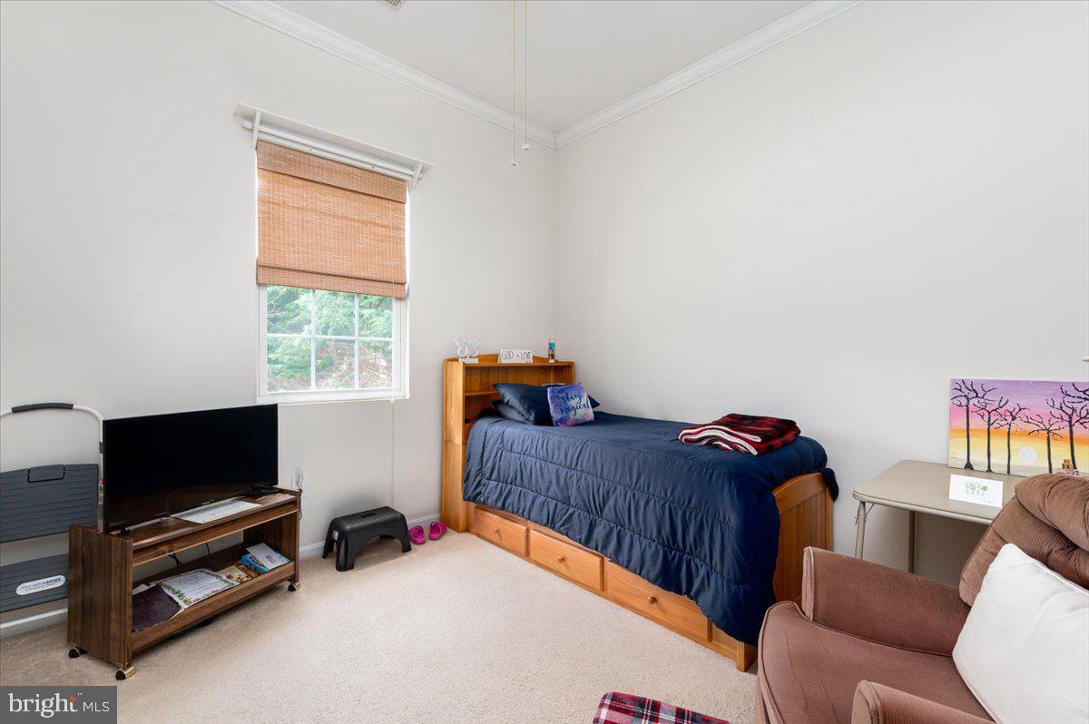 HOLLAND CLIFF SHORES - Residential