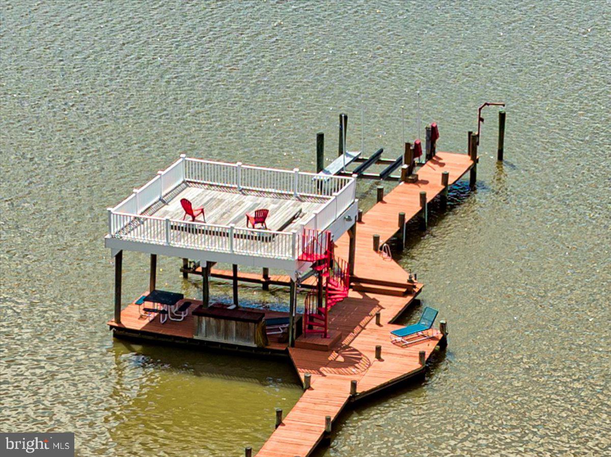 HOLLAND CLIFF SHORES - Residential