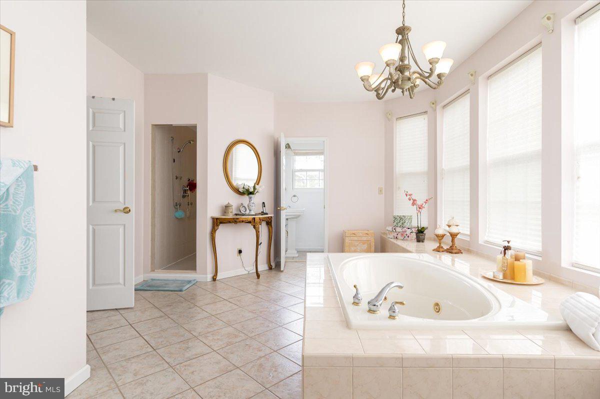 HOLLAND CLIFF SHORES - Residential