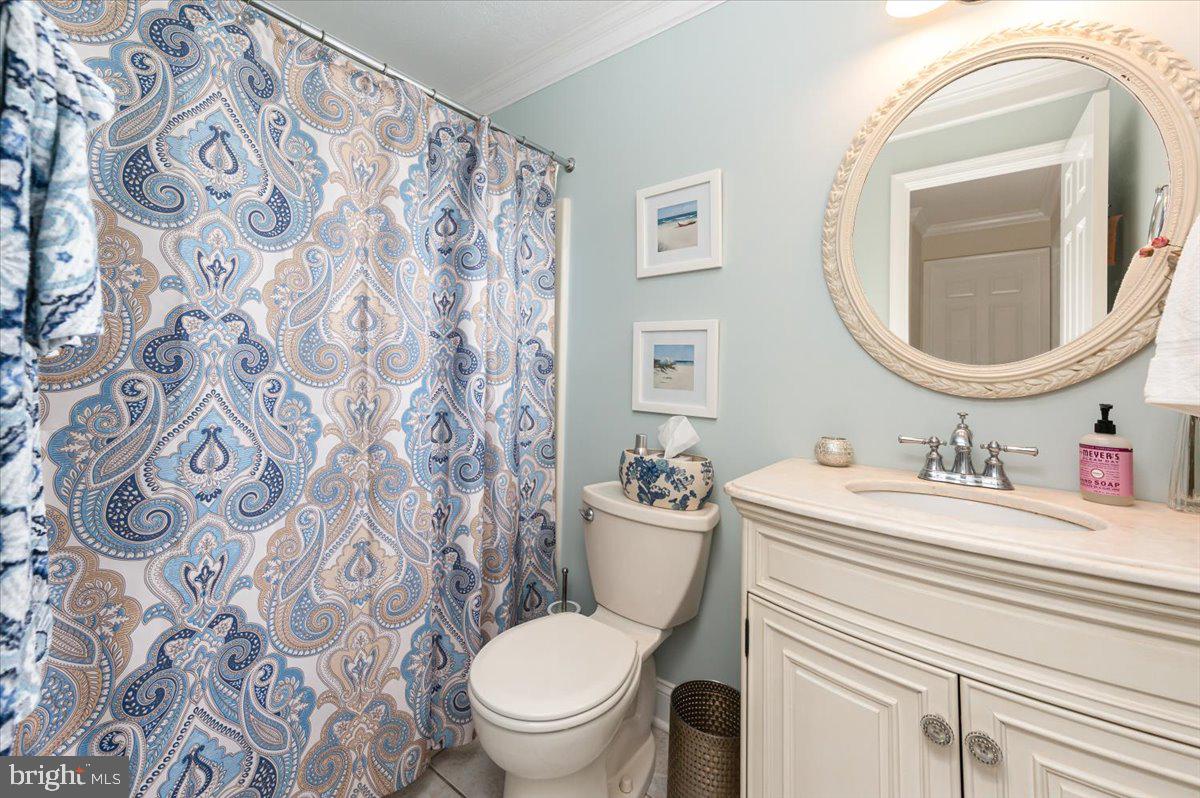 HOLLAND CLIFF SHORES - Residential