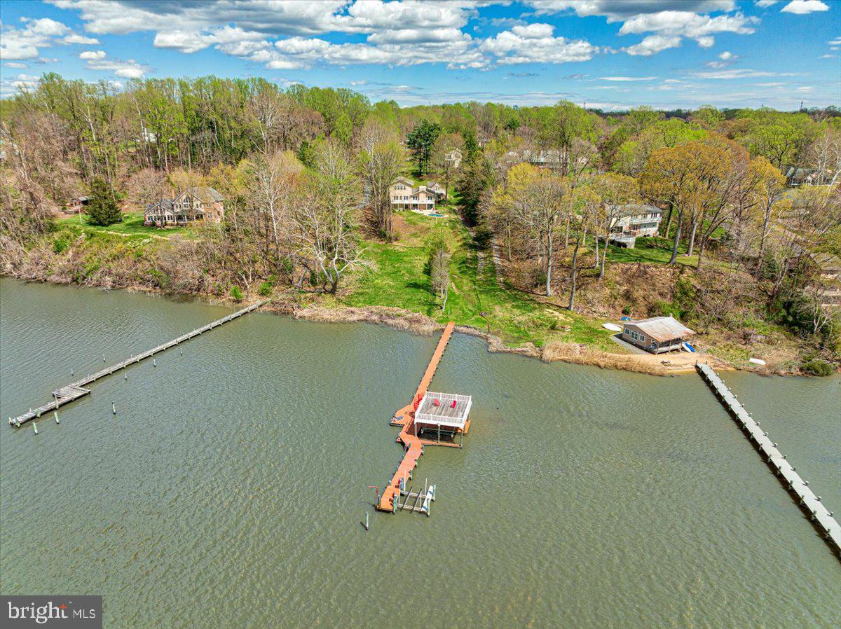 HOLLAND CLIFF SHORES - Residential