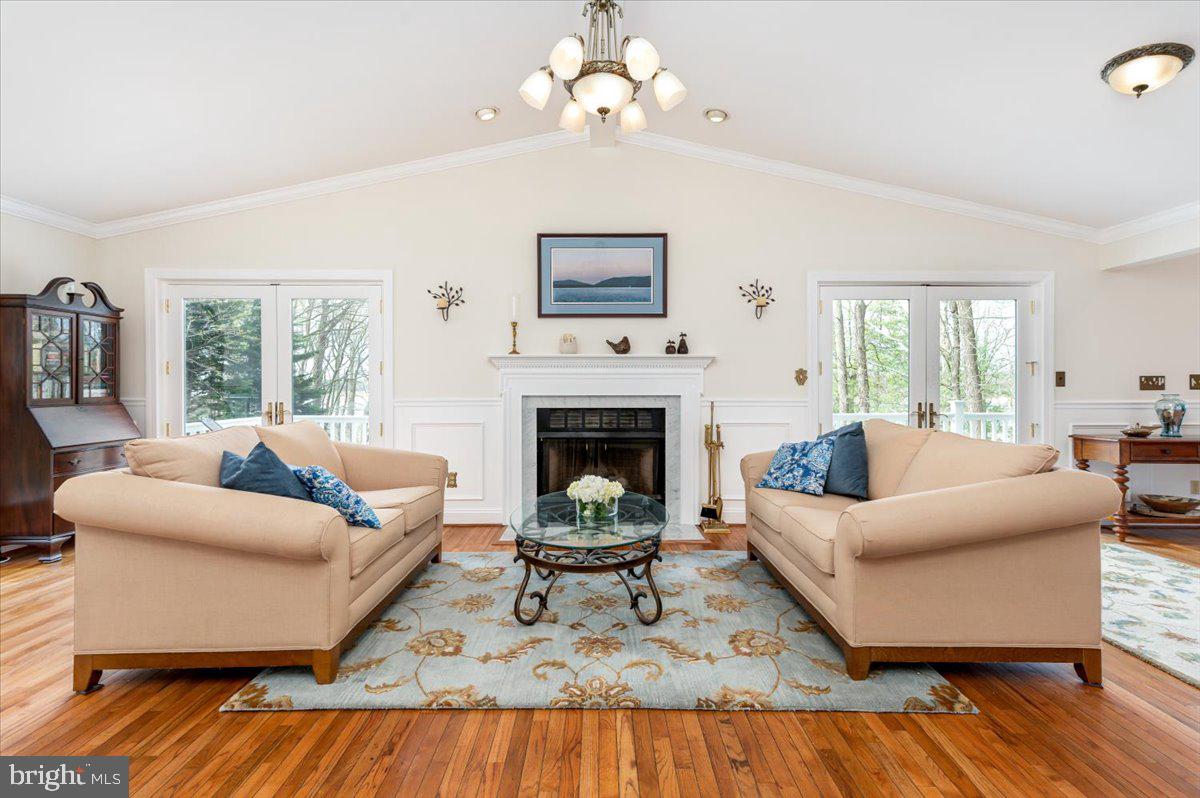 HOLLAND CLIFF SHORES - Residential