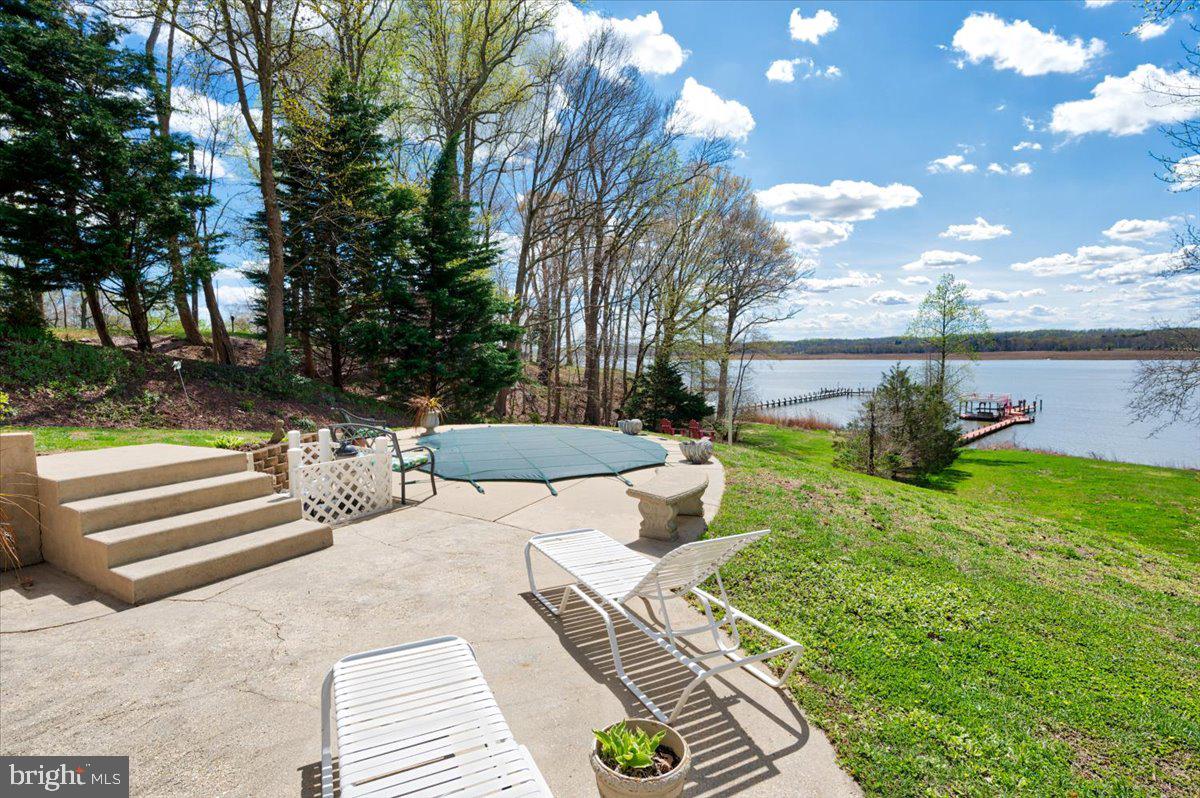 HOLLAND CLIFF SHORES - Residential