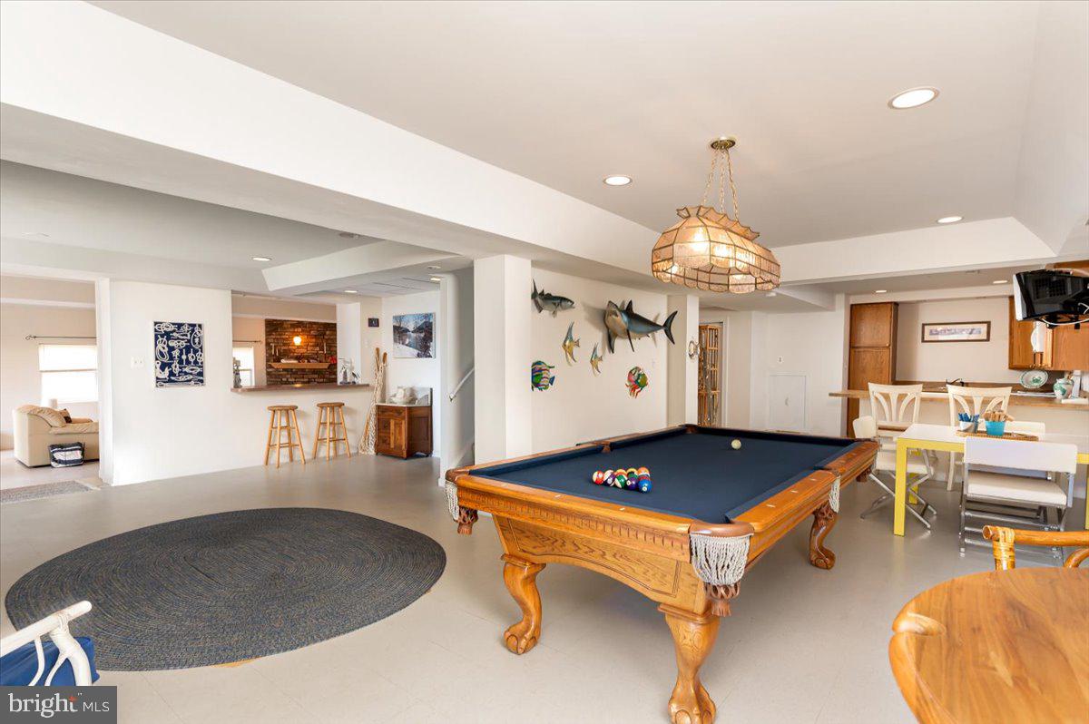 HOLLAND CLIFF SHORES - Residential